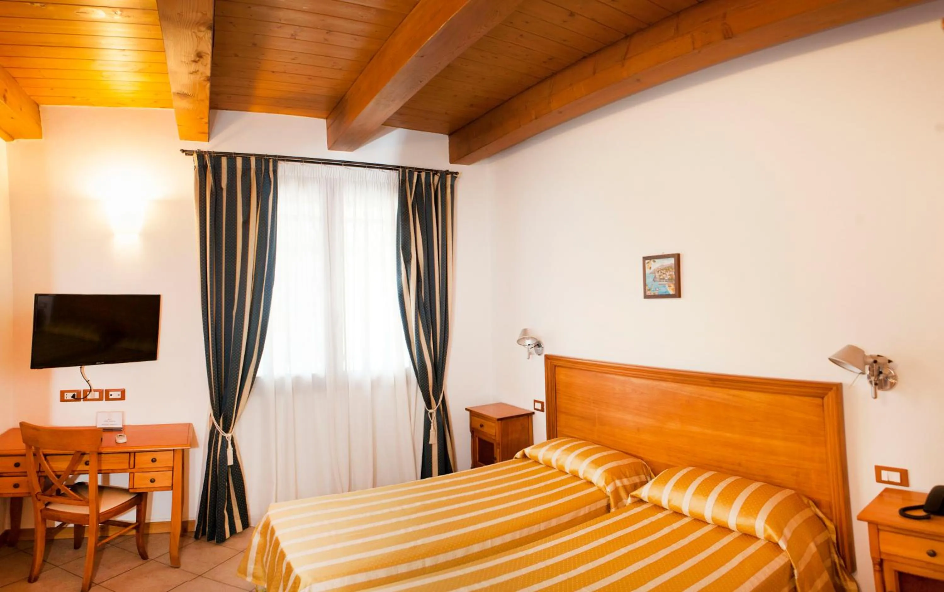 TV and multimedia, Bed in Hotel Casanova