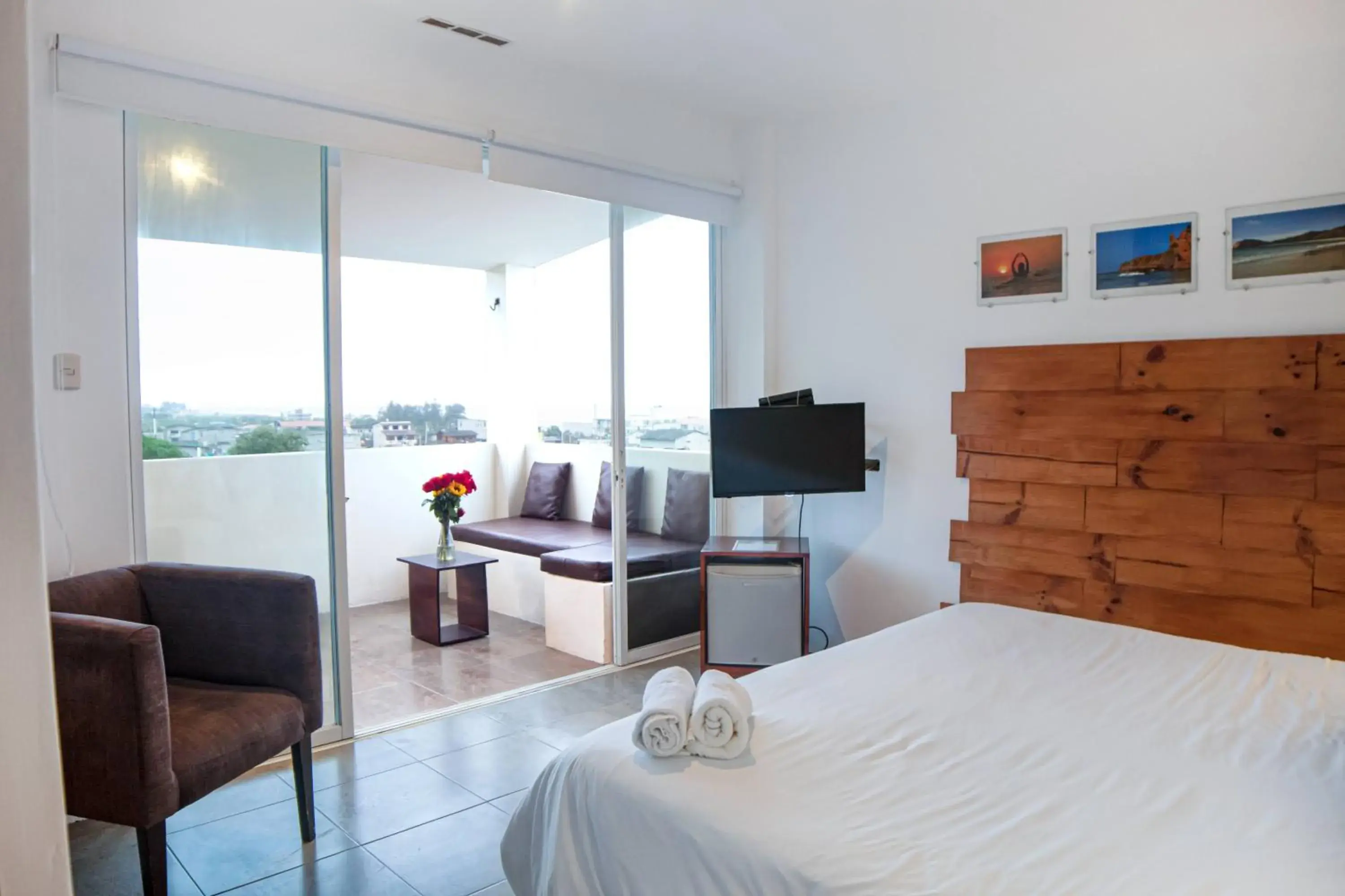 Deluxe Double or Twin Room with Balcony in ME Hotel & Villas - Montañita Estates Deluxe Double or Twin Room with Balcony in ME Hotel & Villas - Montañita Estates