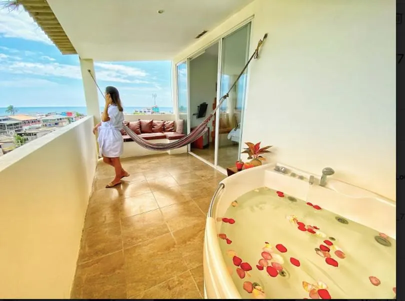 ME Hotel & Villas - Montañita Estates