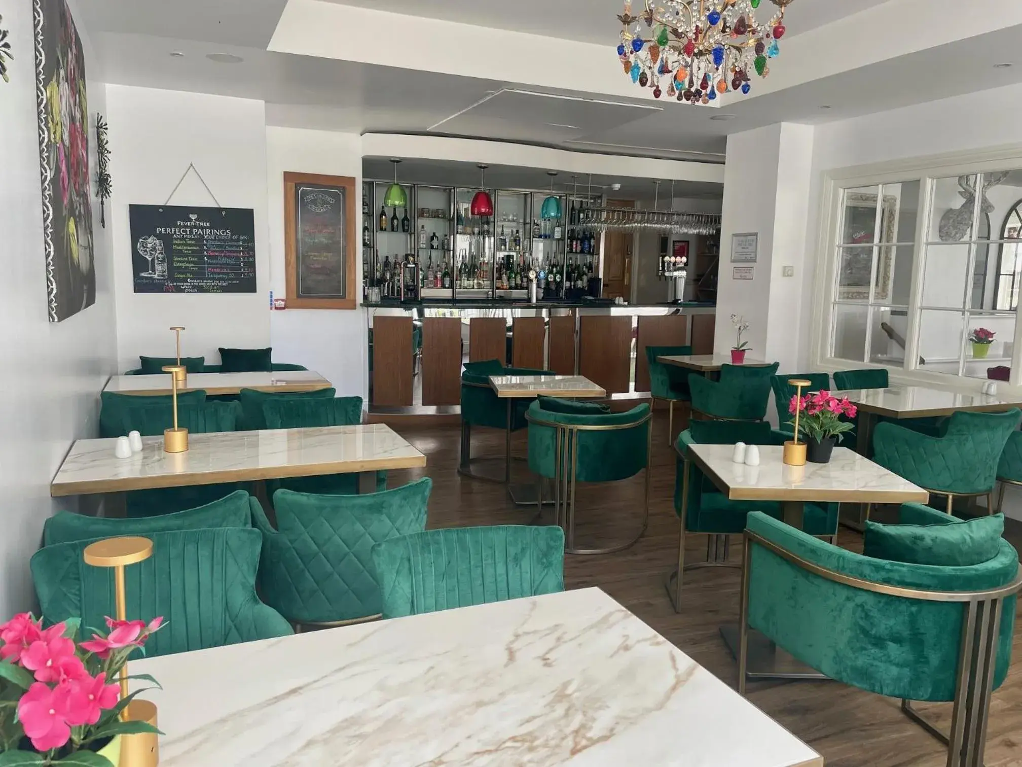 Lounge or bar in Orsett Hall Lounge or bar in Orsett Hall