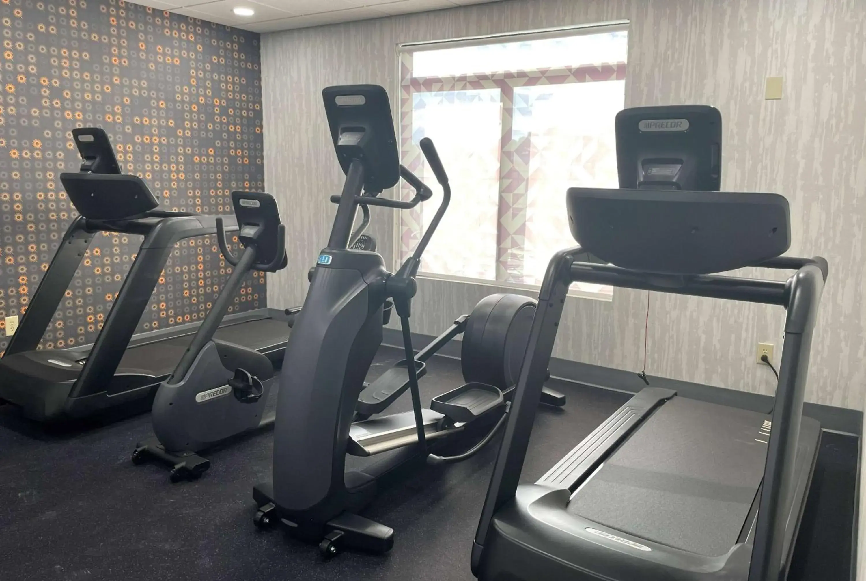 Fitness centre/facilities in La Quinta Inn & Suites by Wyndham Tulsa Midtown Fitness centre/facilities in La Quinta Inn & Suites by Wyndham Tulsa Midtown