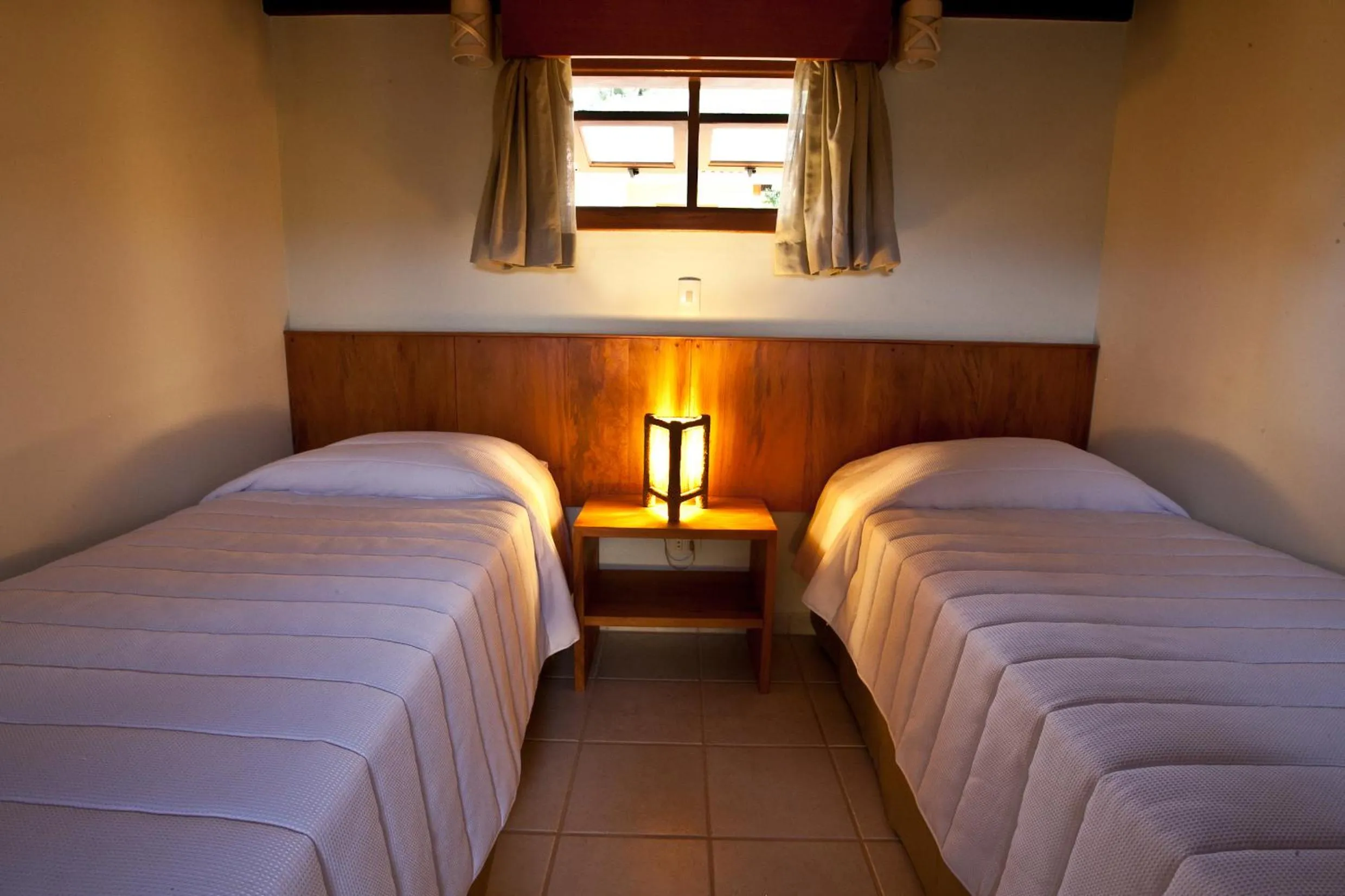 Staff, Bed in Refugio do Saci Hotel