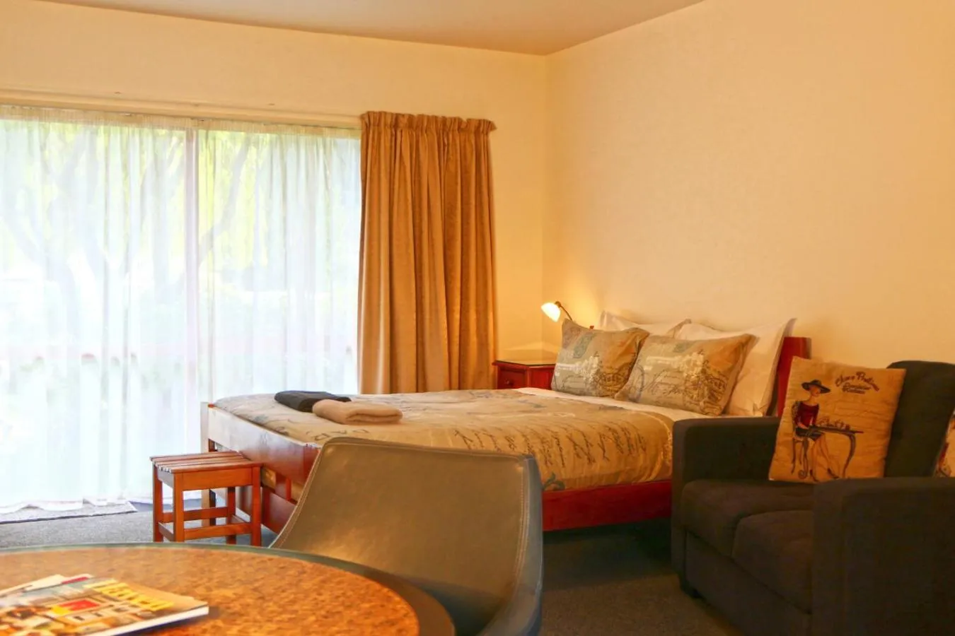 Bed in Queenstown Holiday Park Creeksyde