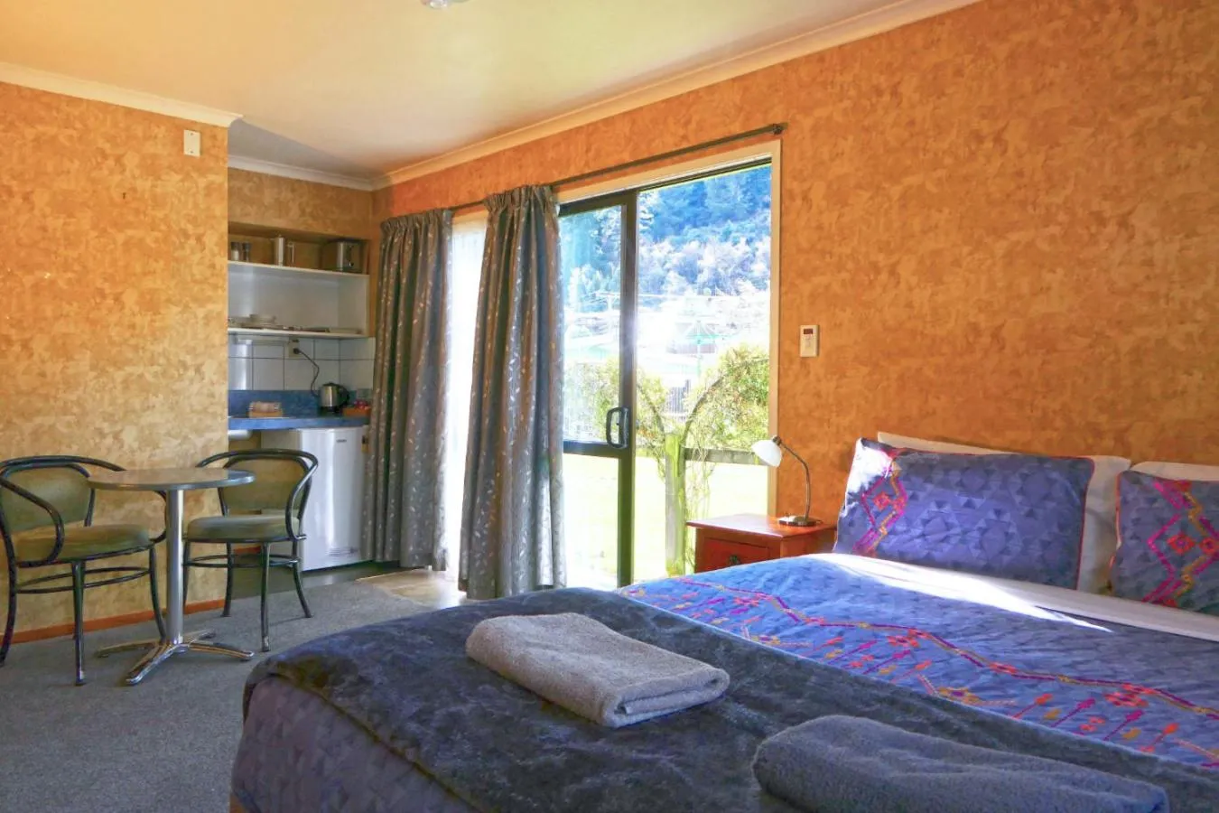 Bed in Queenstown Holiday Park Creeksyde