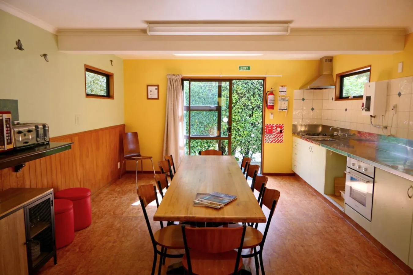 Dining area in Queenstown Holiday Park Creeksyde