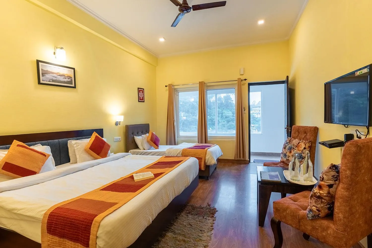 Photo of the whole room, Bed in Hotel Vista Bhowali, Nainital - Vegetarian