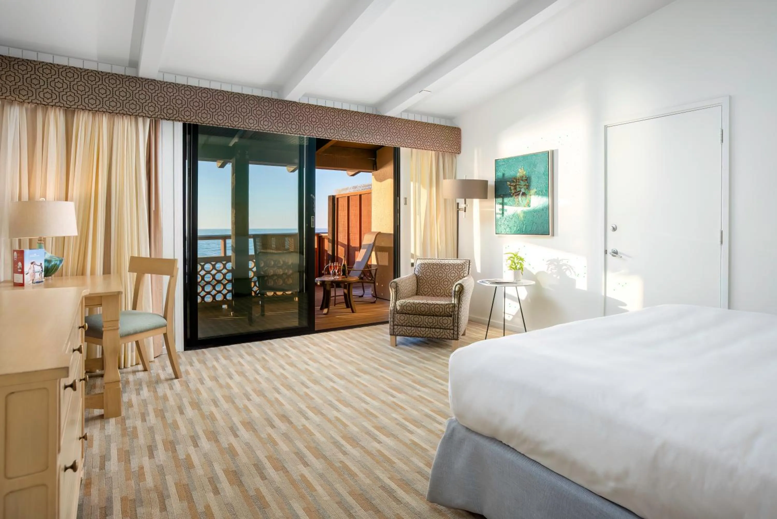 Bedroom, Bed in La Jolla Shores Hotel