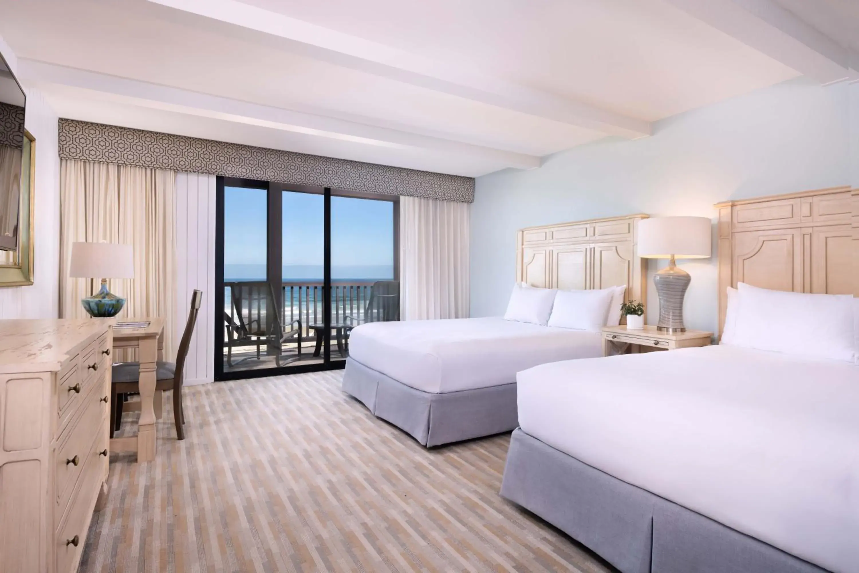 Bedroom, Bed in La Jolla Shores Hotel Bedroom, Bed in La Jolla Shores Hotel