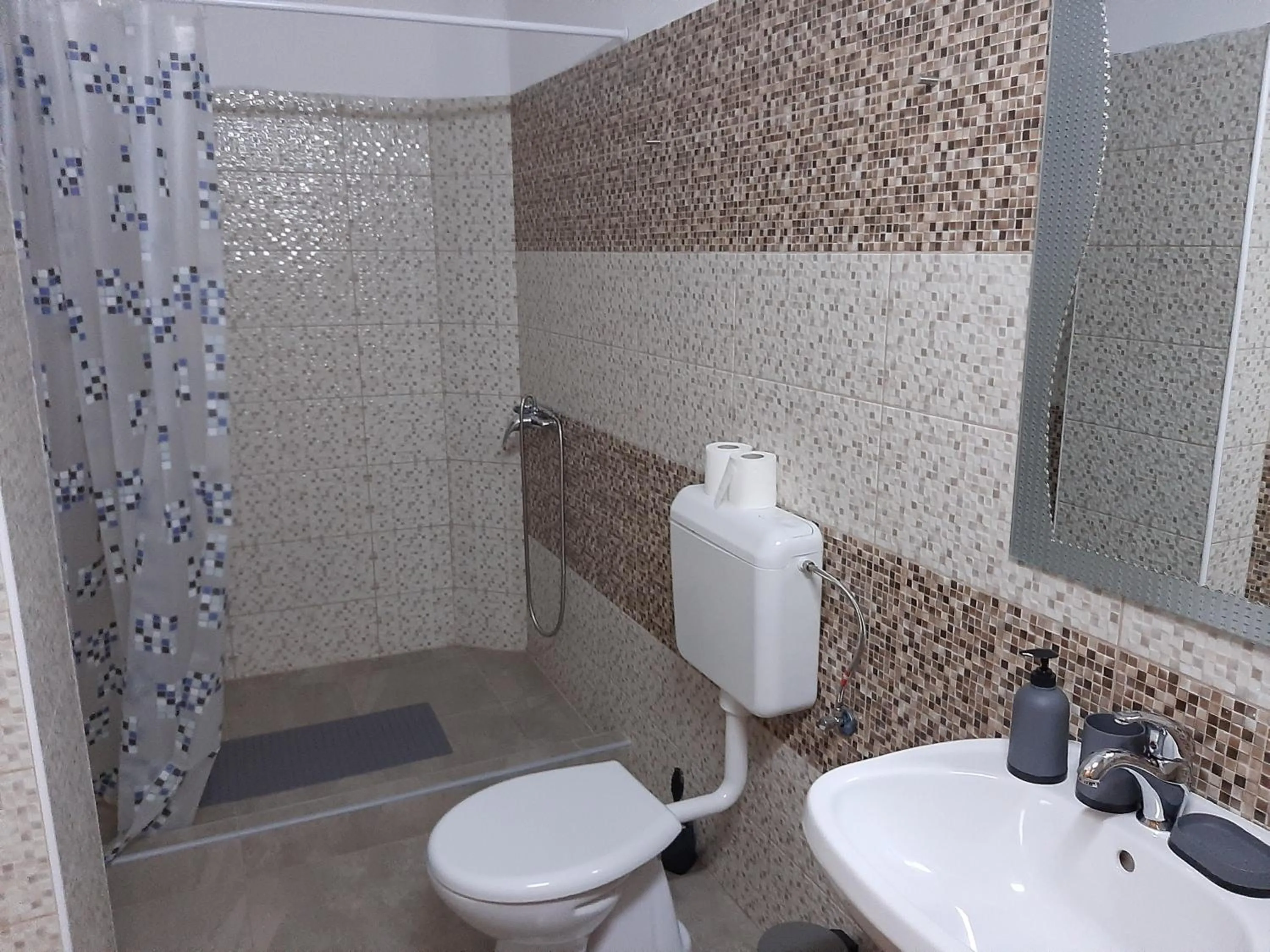 Shower in Vila Fortuna Auri