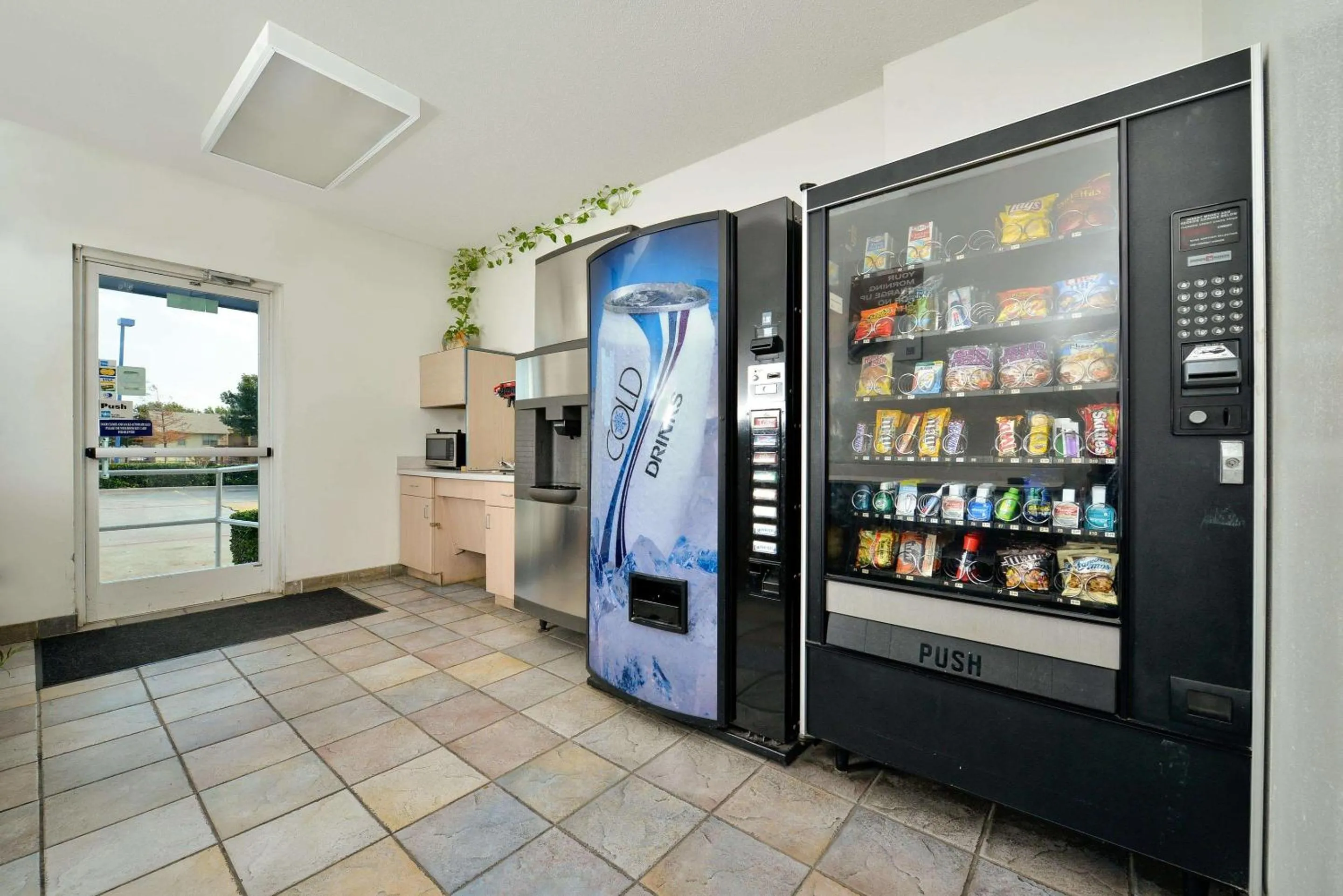 vending machine in Motel 6-McKinney, TX - North