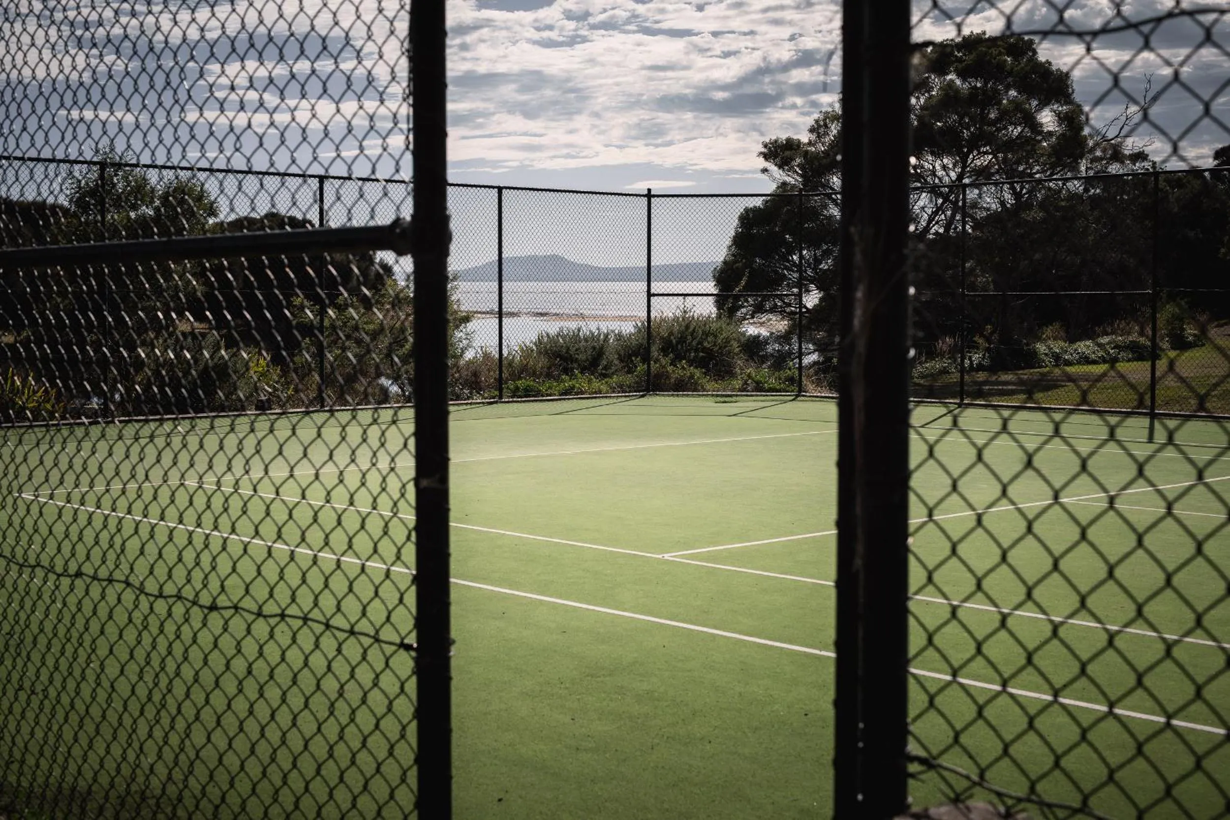 Tennis court in Piermont Retreat