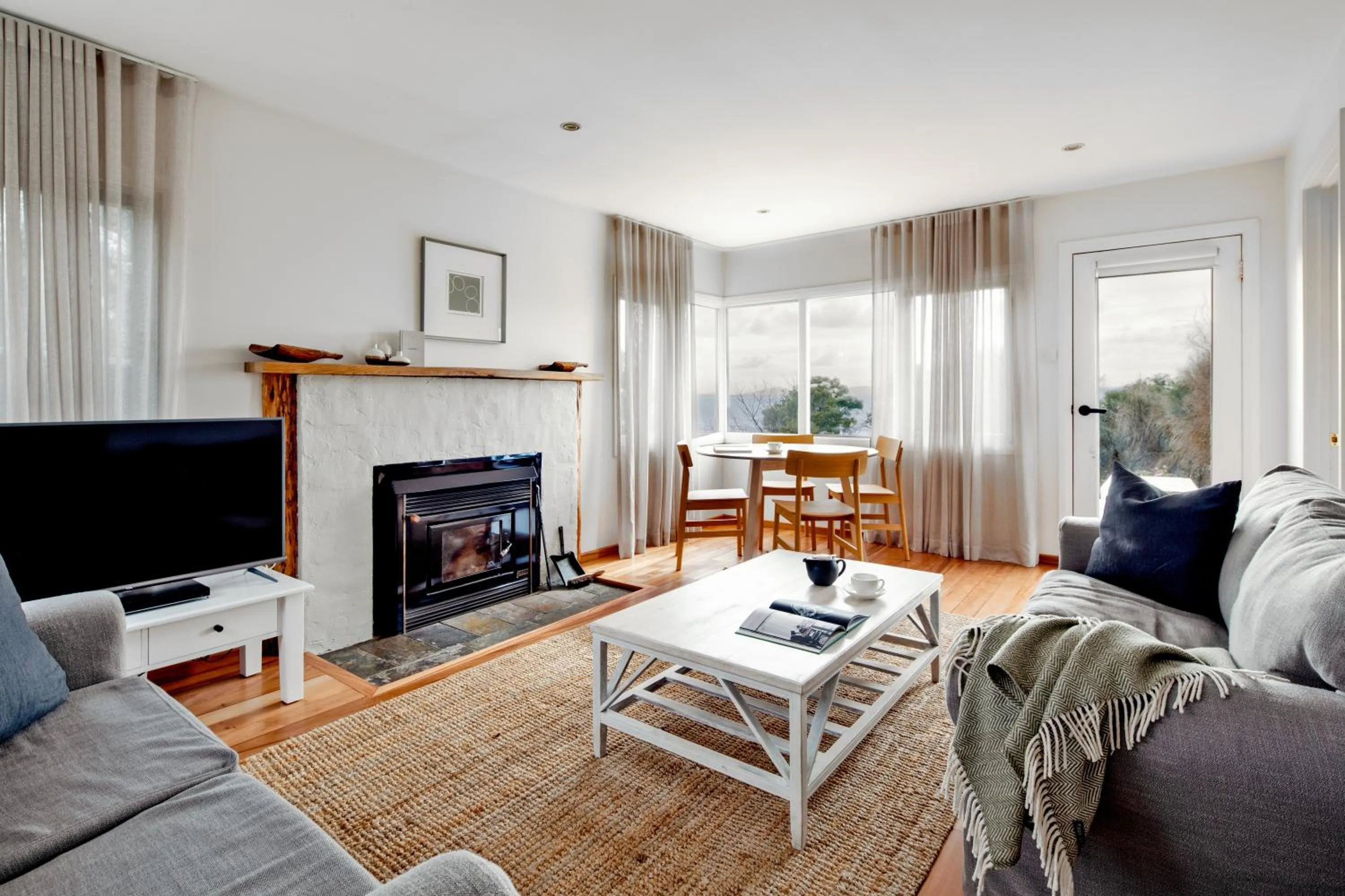 TV and multimedia in Piermont Retreat