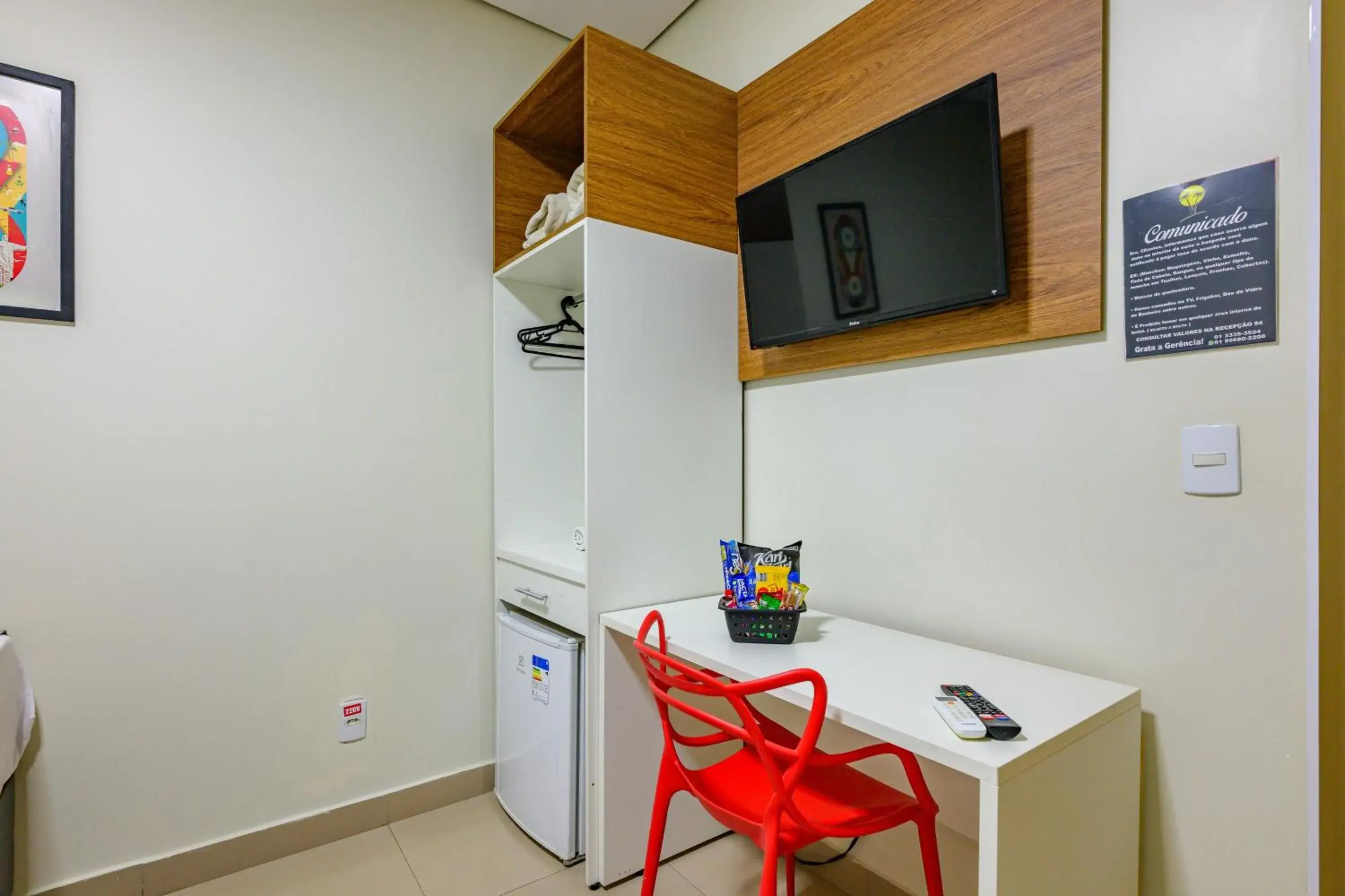 Triple Room (1 Double bed + 1 Single bed) in OYO Tropical Confort Hotel, Brasilia Triple Room (1 Double bed + 1 Single bed) in OYO Tropical Confort Hotel, Brasilia