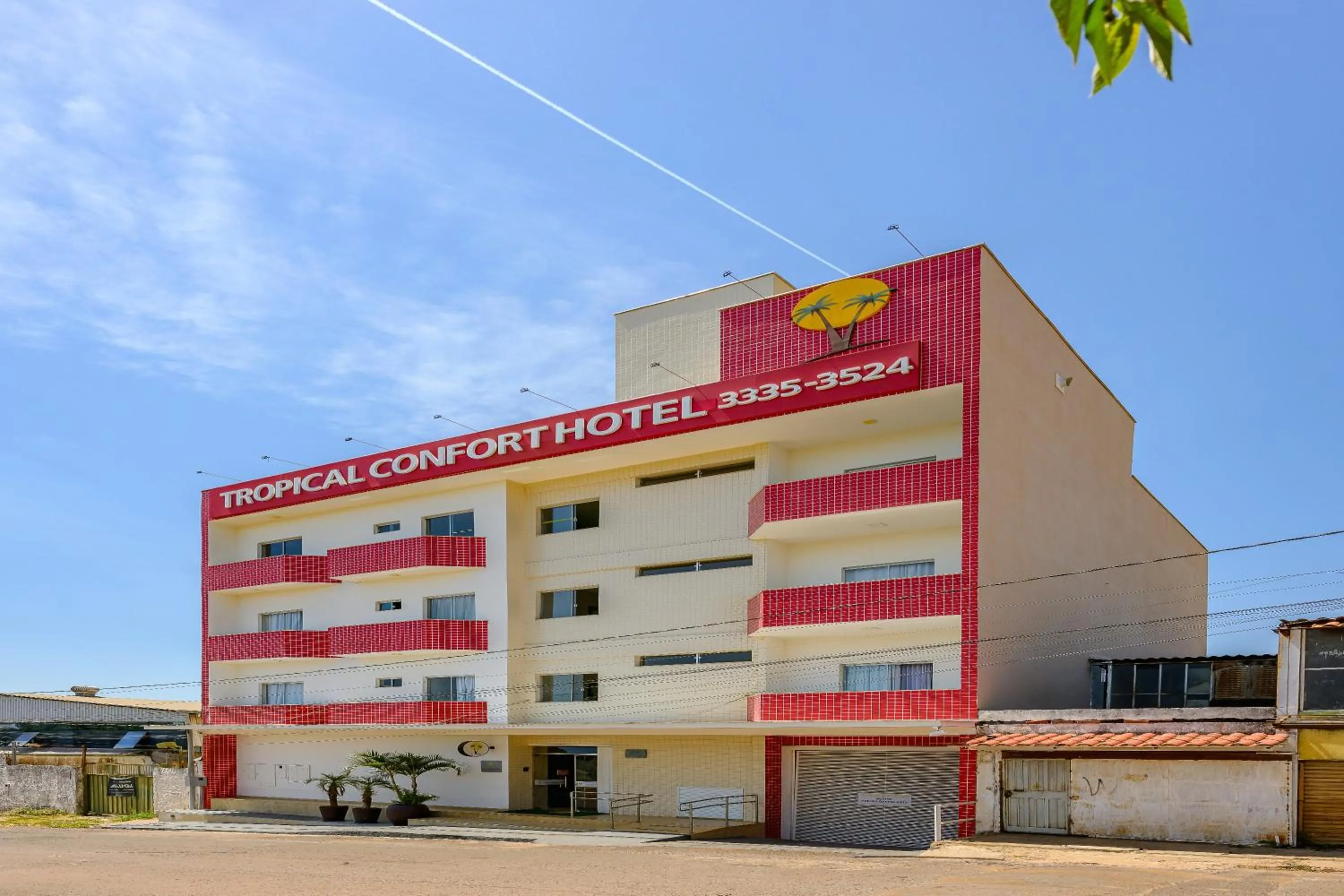Property building in OYO Tropical Confort Hotel, Brasilia