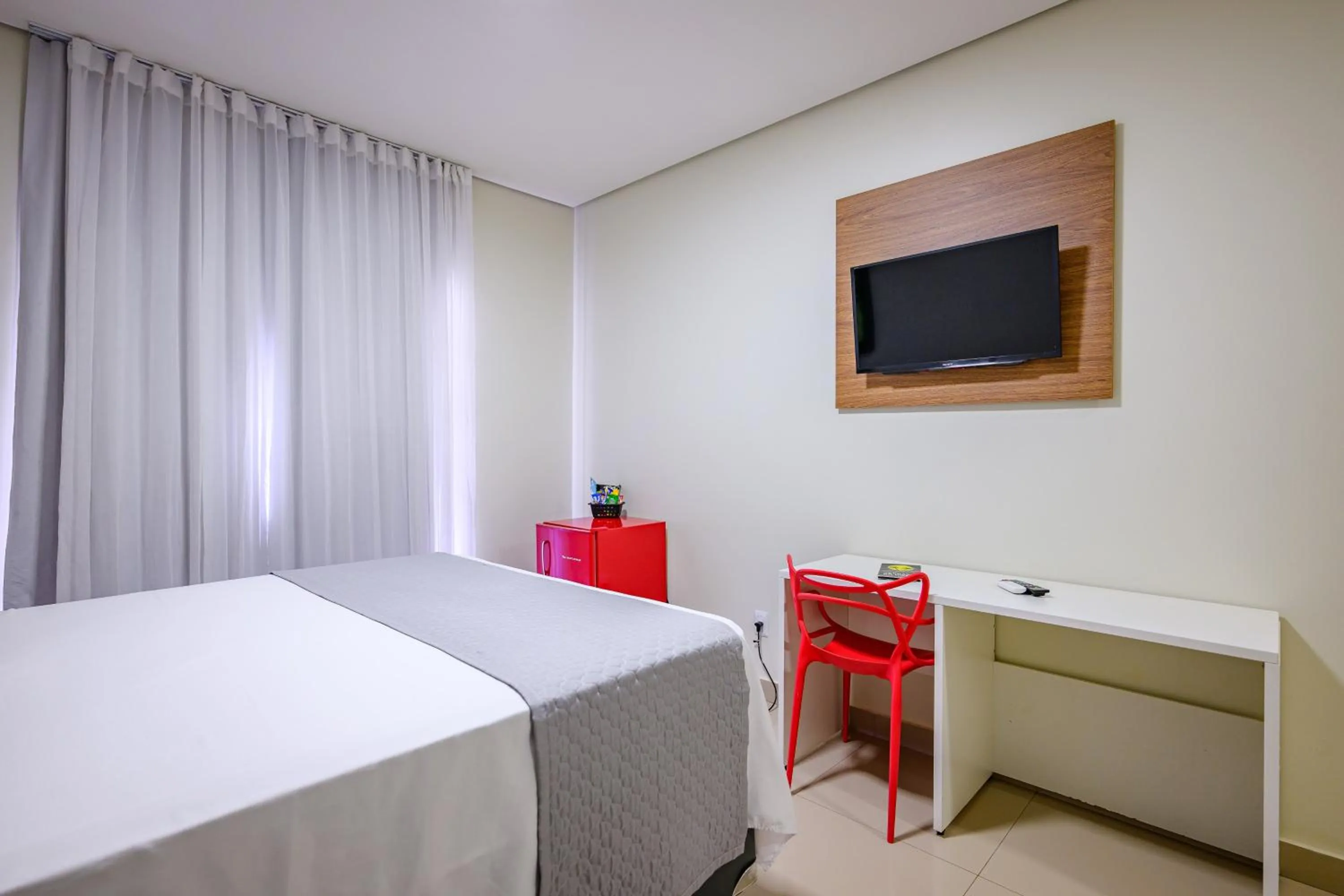Bedroom, Bed in OYO Tropical Confort Hotel, Brasilia