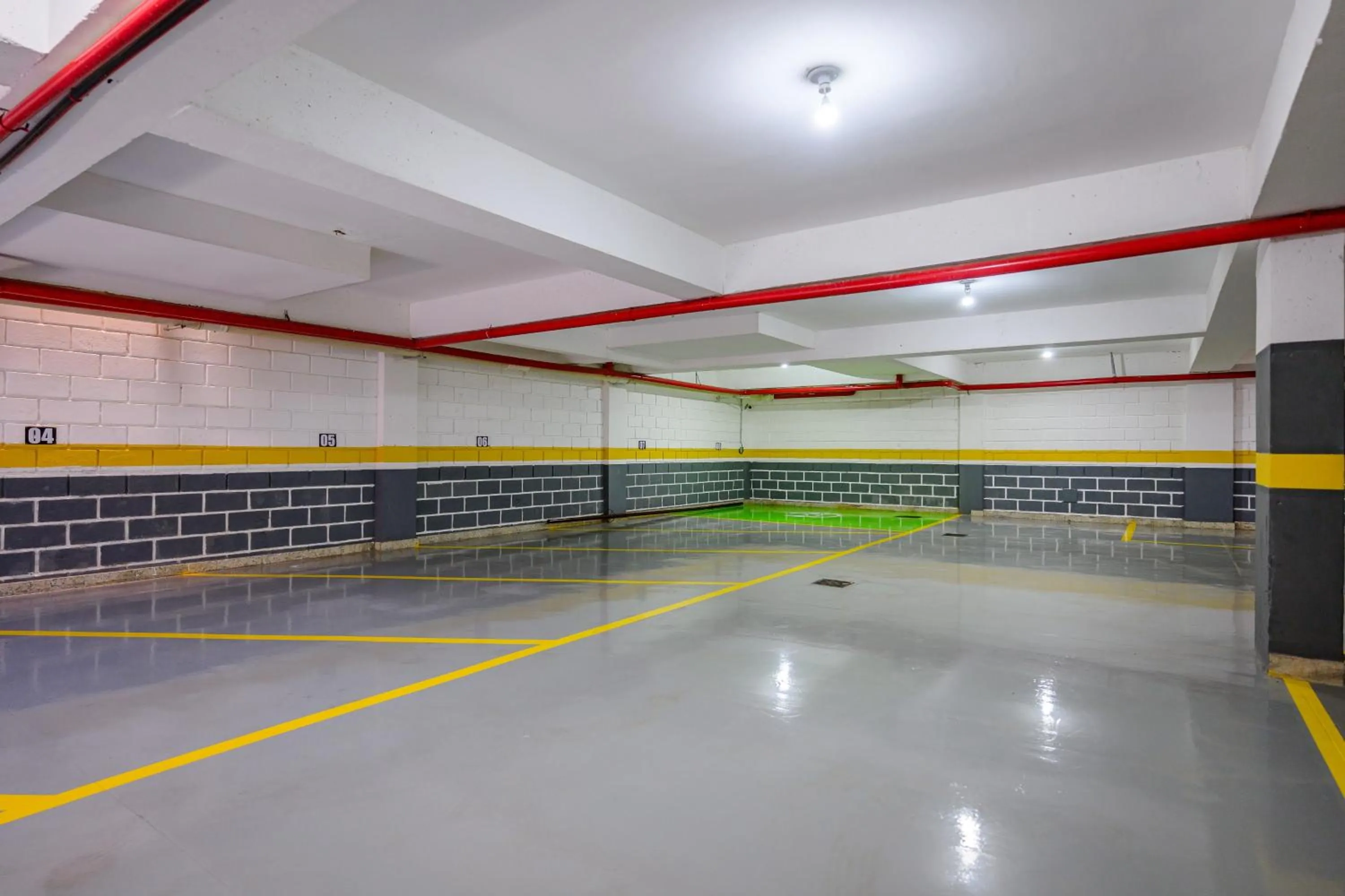 Parking in OYO Tropical Confort Hotel, Brasilia