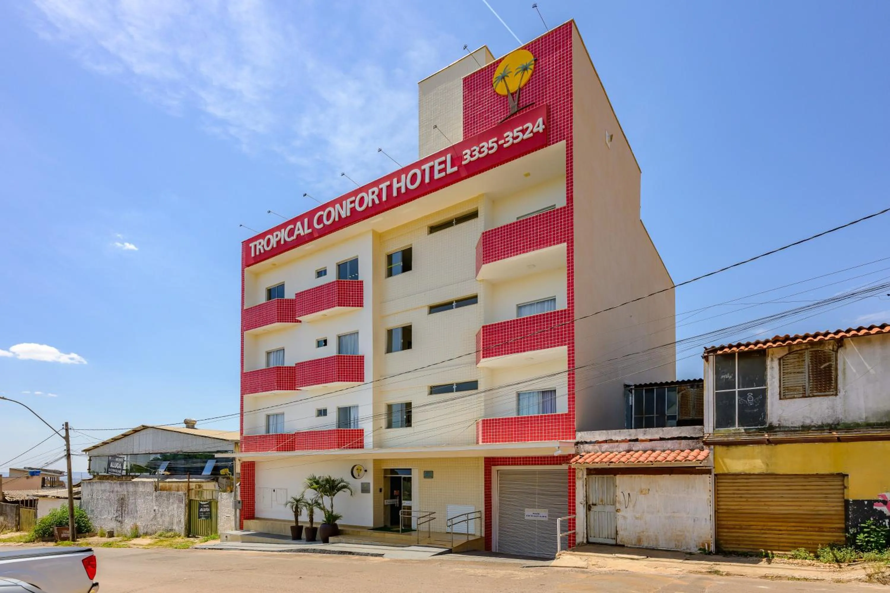 Property building in OYO Tropical Confort Hotel, Brasilia