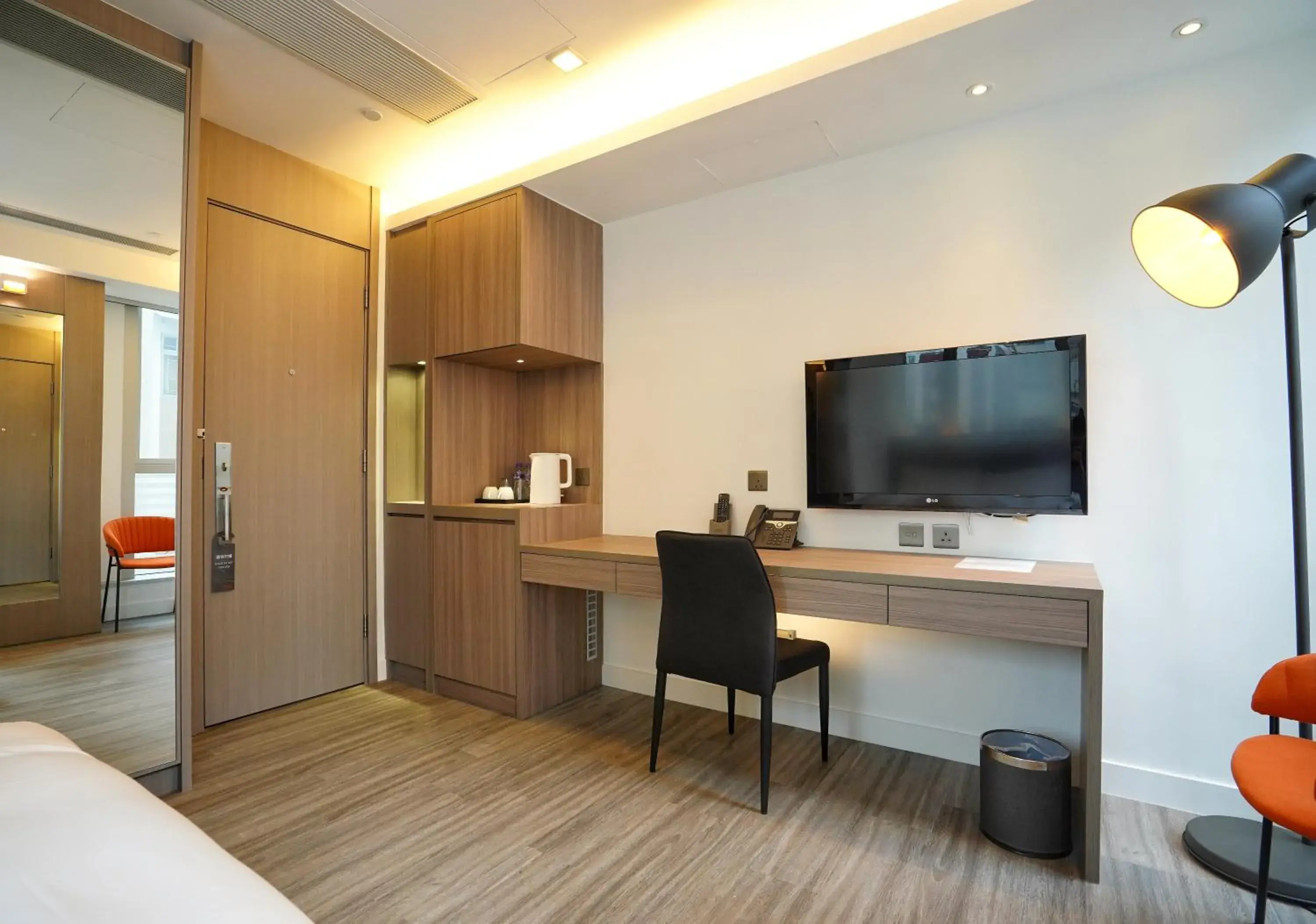 TV and multimedia, Bed in Mia Casa Hotel TV and multimedia, Bed in Mia Casa Hotel