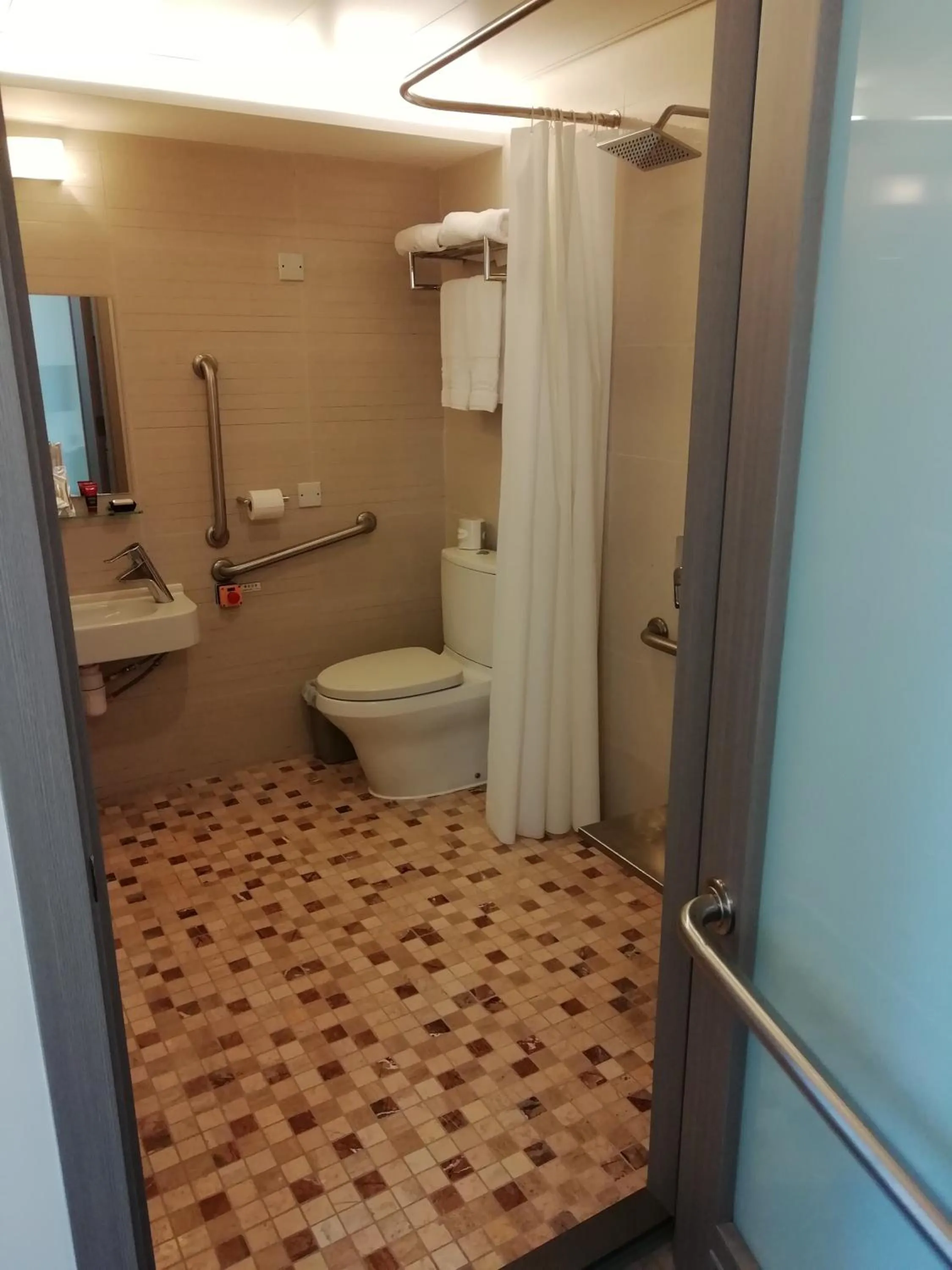 Shower in Mia Casa Hotel