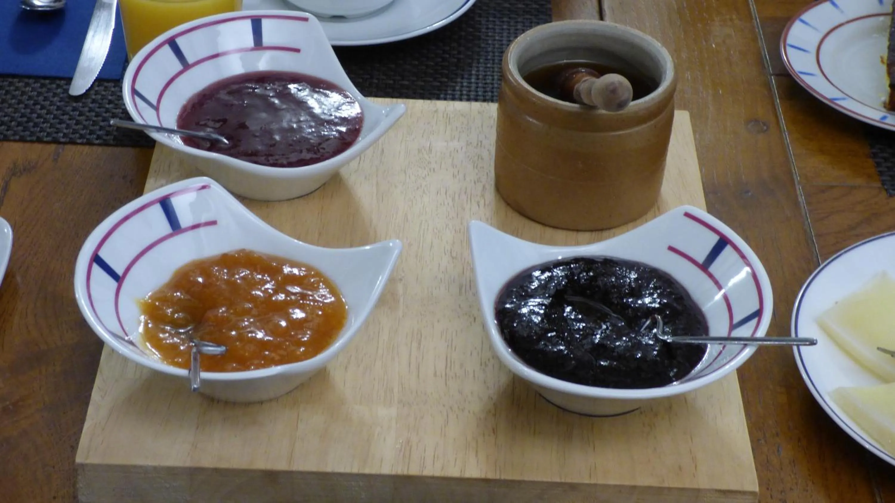 Continental breakfast in Maison d'hôtes de charme ttakoinenborda