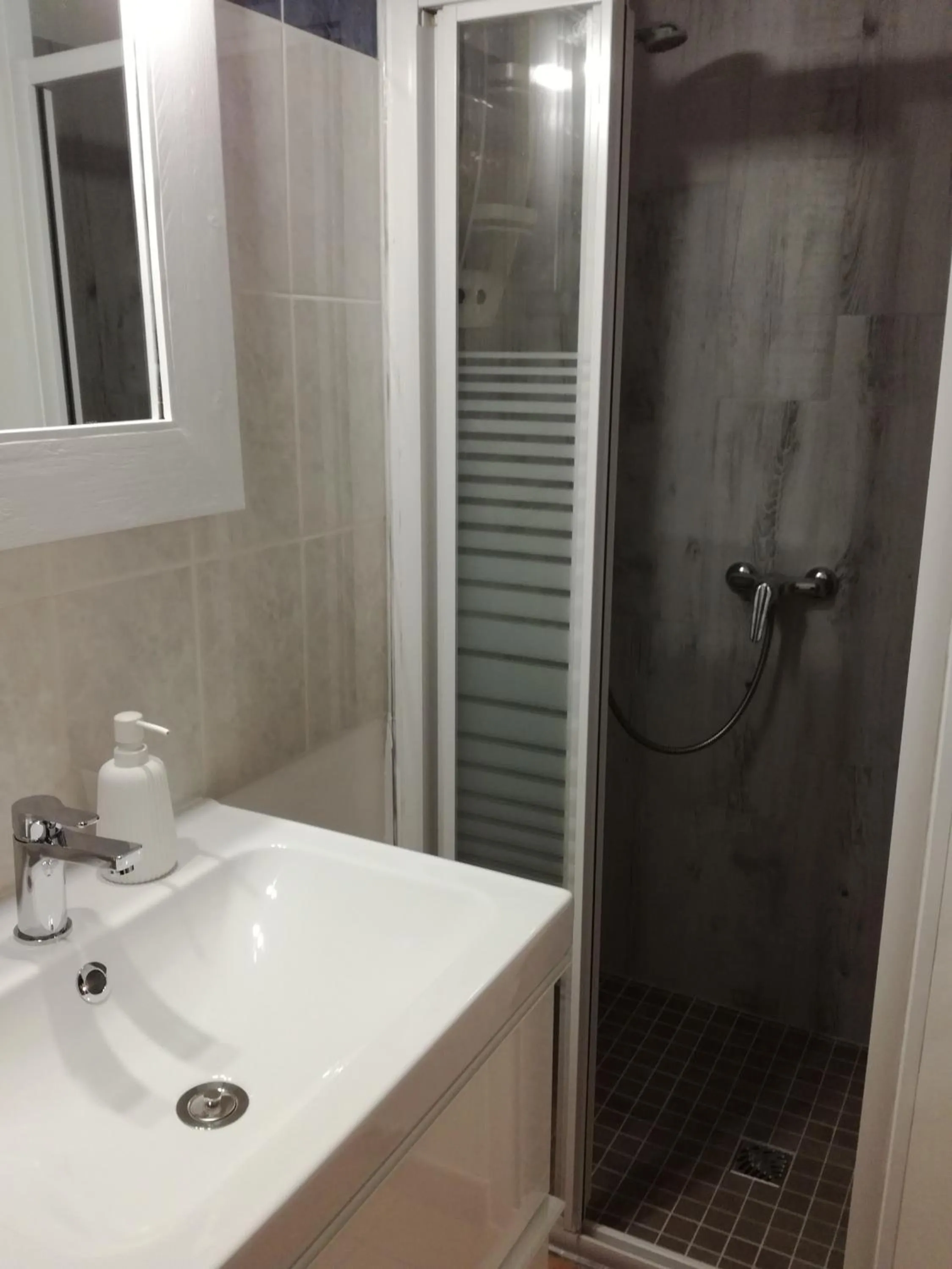 Bathroom in Maison d'hôtes de charme ttakoinenborda