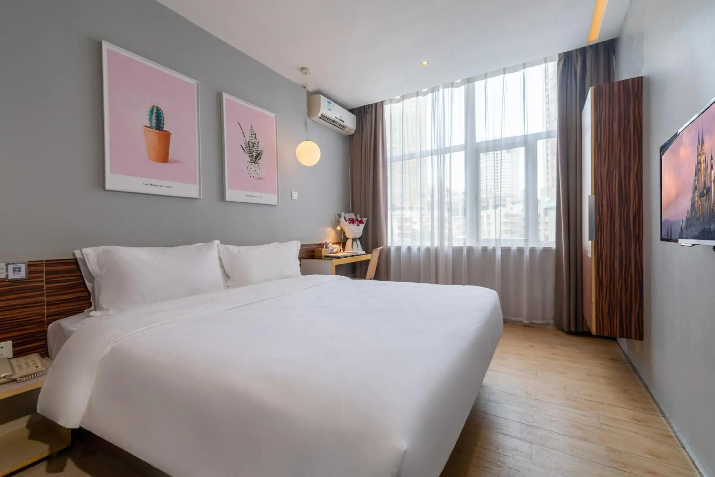 Photo of the whole room, Bed in Shenzhen Dongmen Colour Hotel Photo of the whole room, Bed in Shenzhen Dongmen Colour Hotel