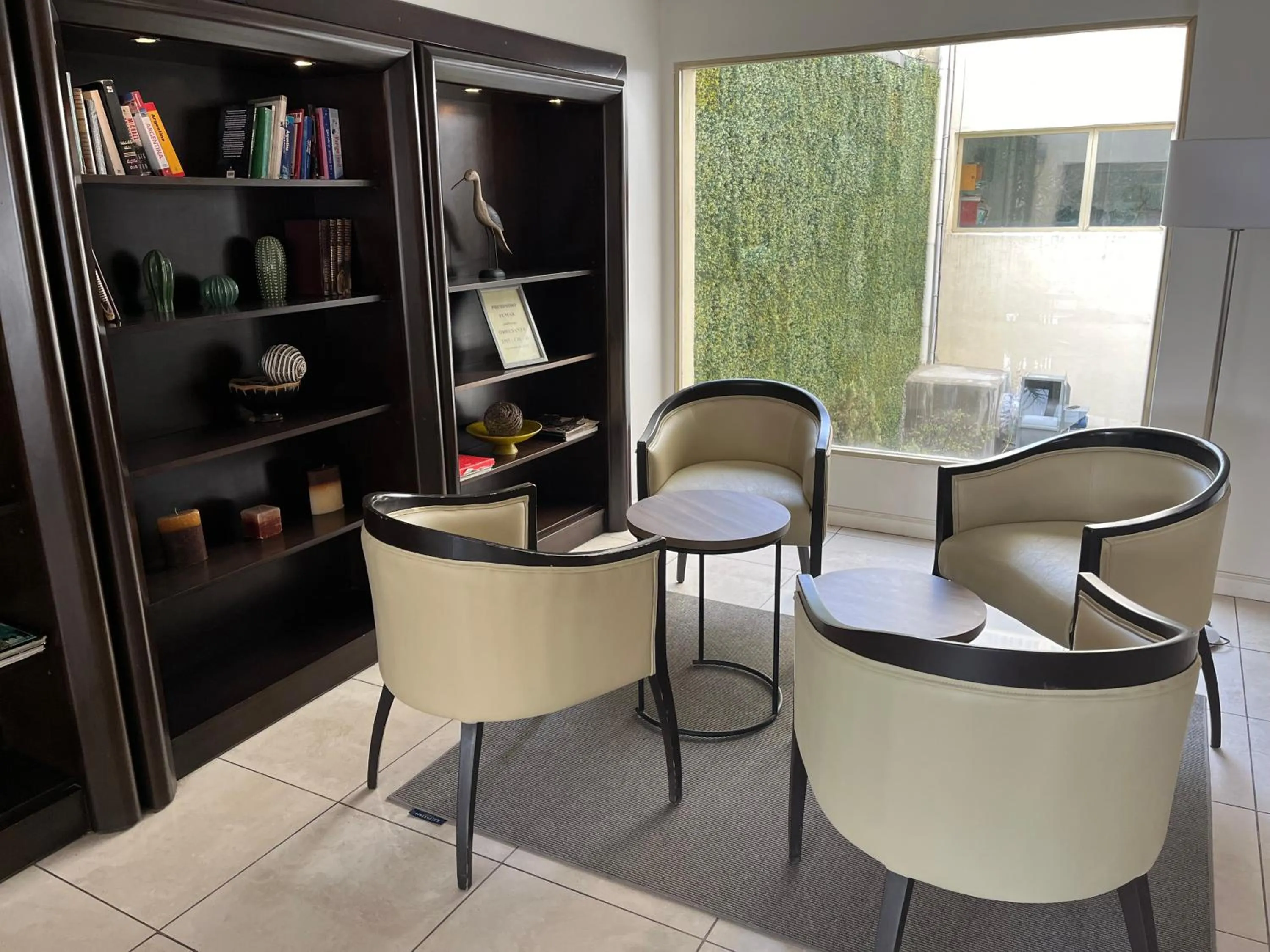 Seating area in Kenton Palace Bariloche