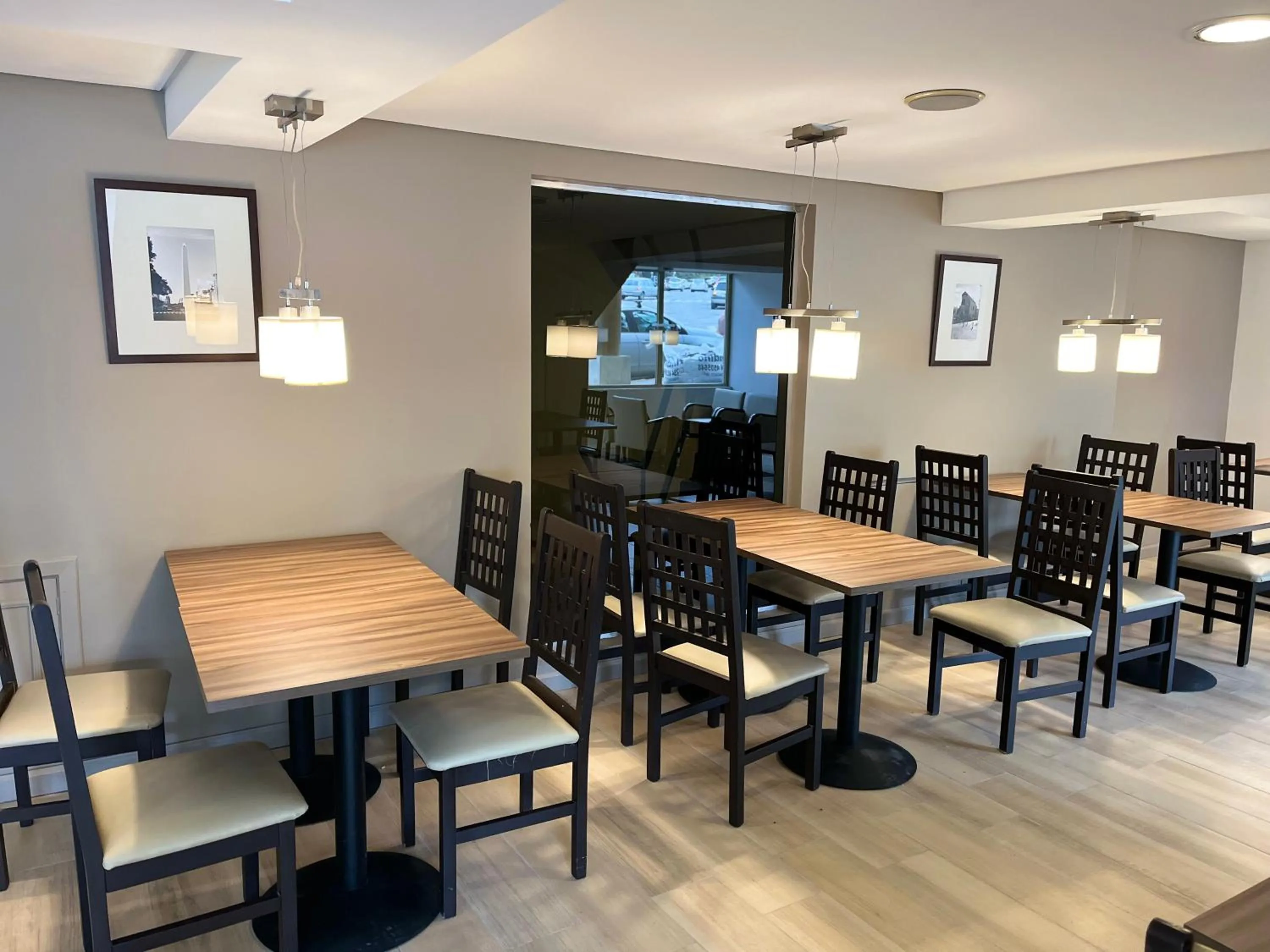 Breakfast in Kenton Palace Bariloche