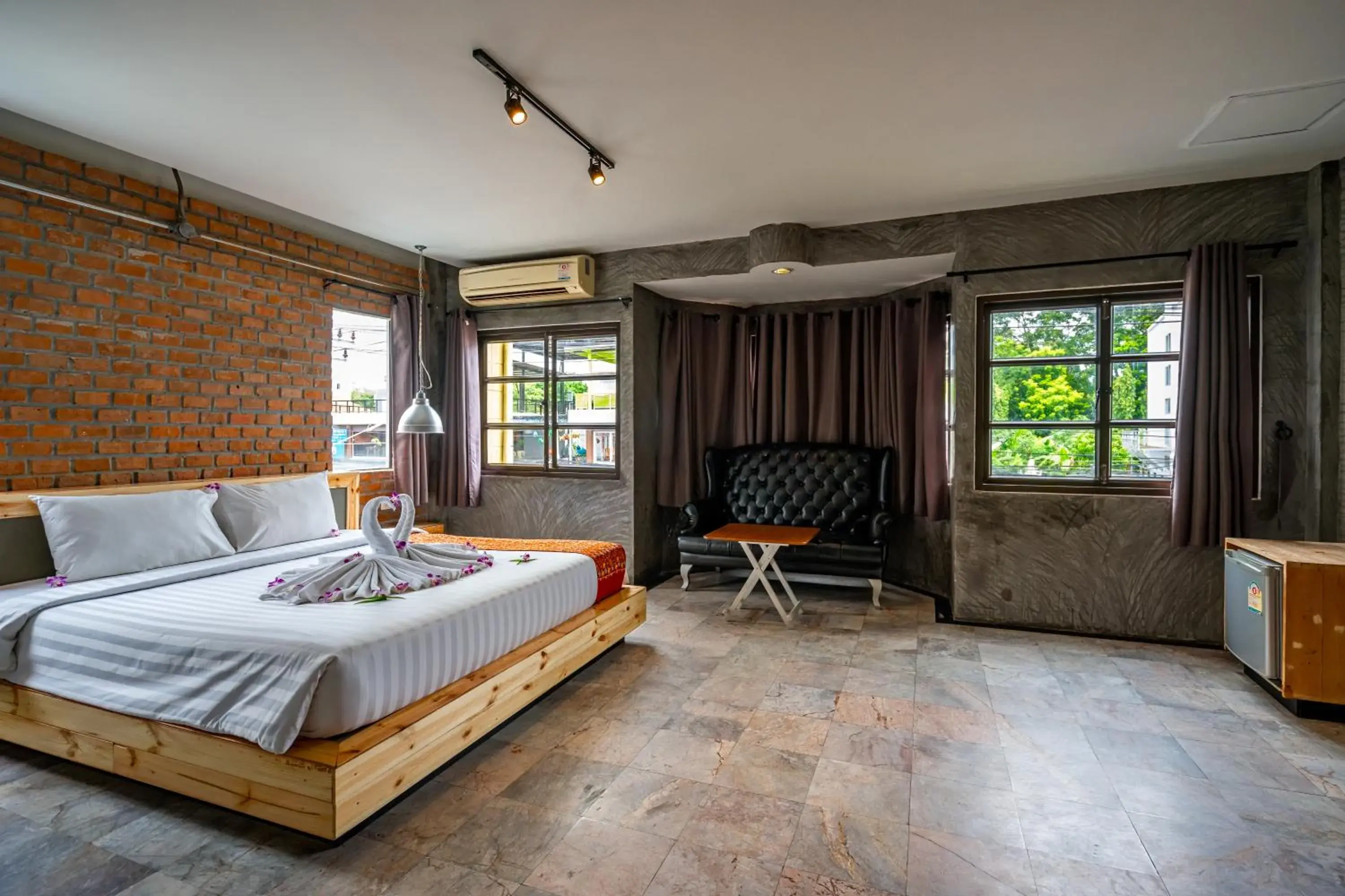 Photo of the whole room, Bed in UNOTEL Karon Beach Photo of the whole room, Bed in UNOTEL Karon Beach