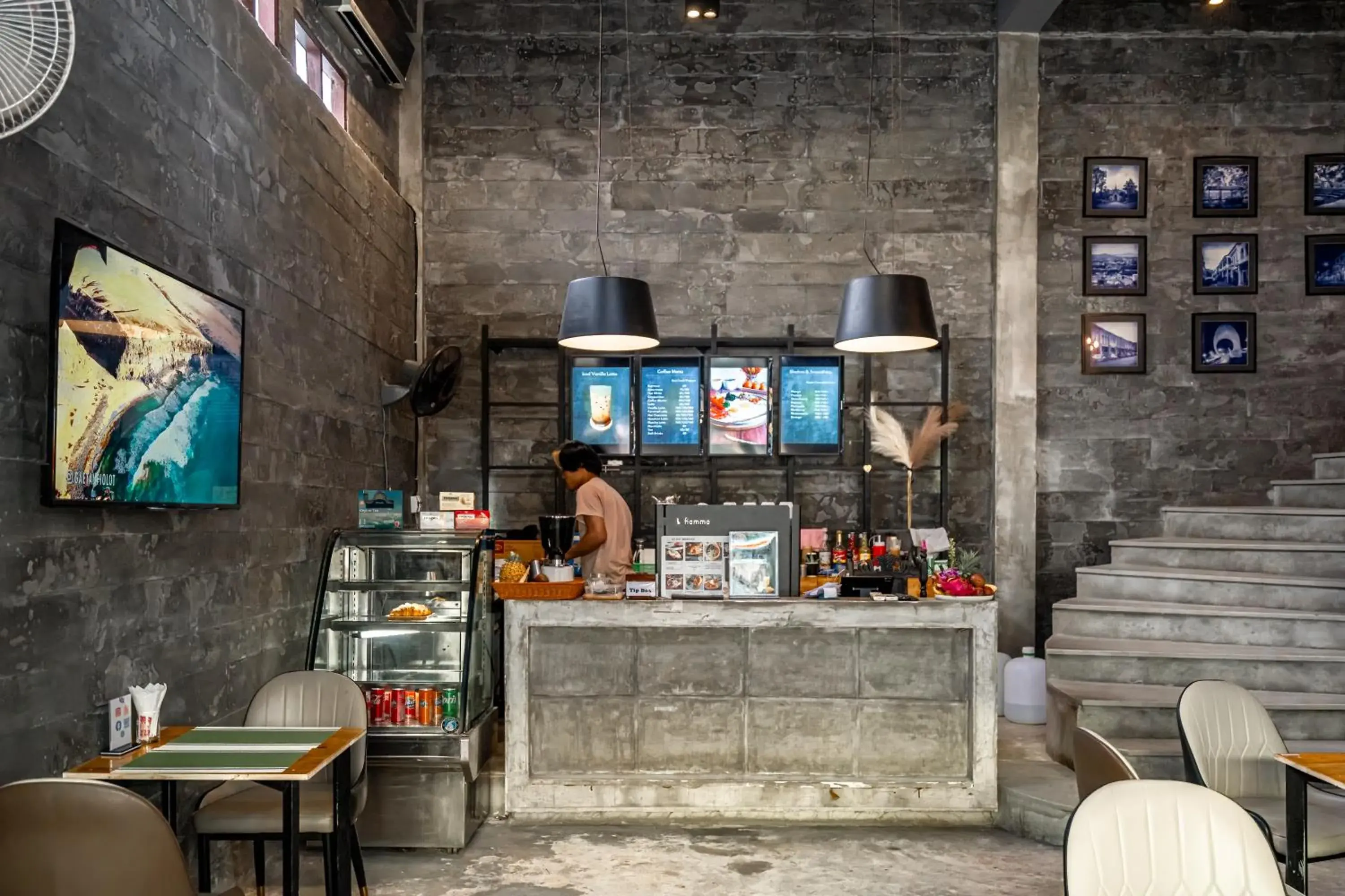 Property building in UNOTEL Karon Beach Property building in UNOTEL Karon Beach