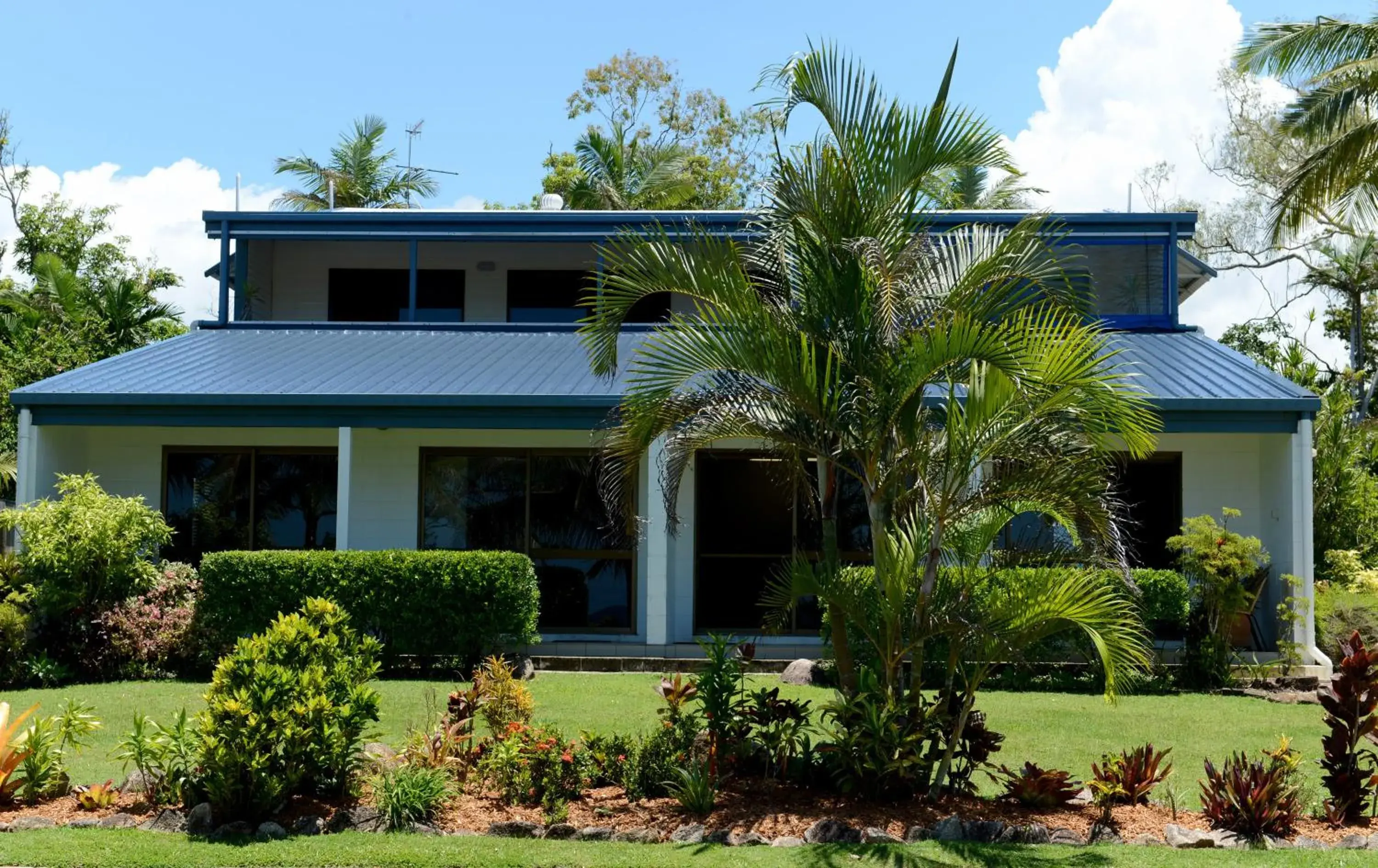 Apollo Jewel Beachfront Apartments Apollo Jewel Beachfront Apartments