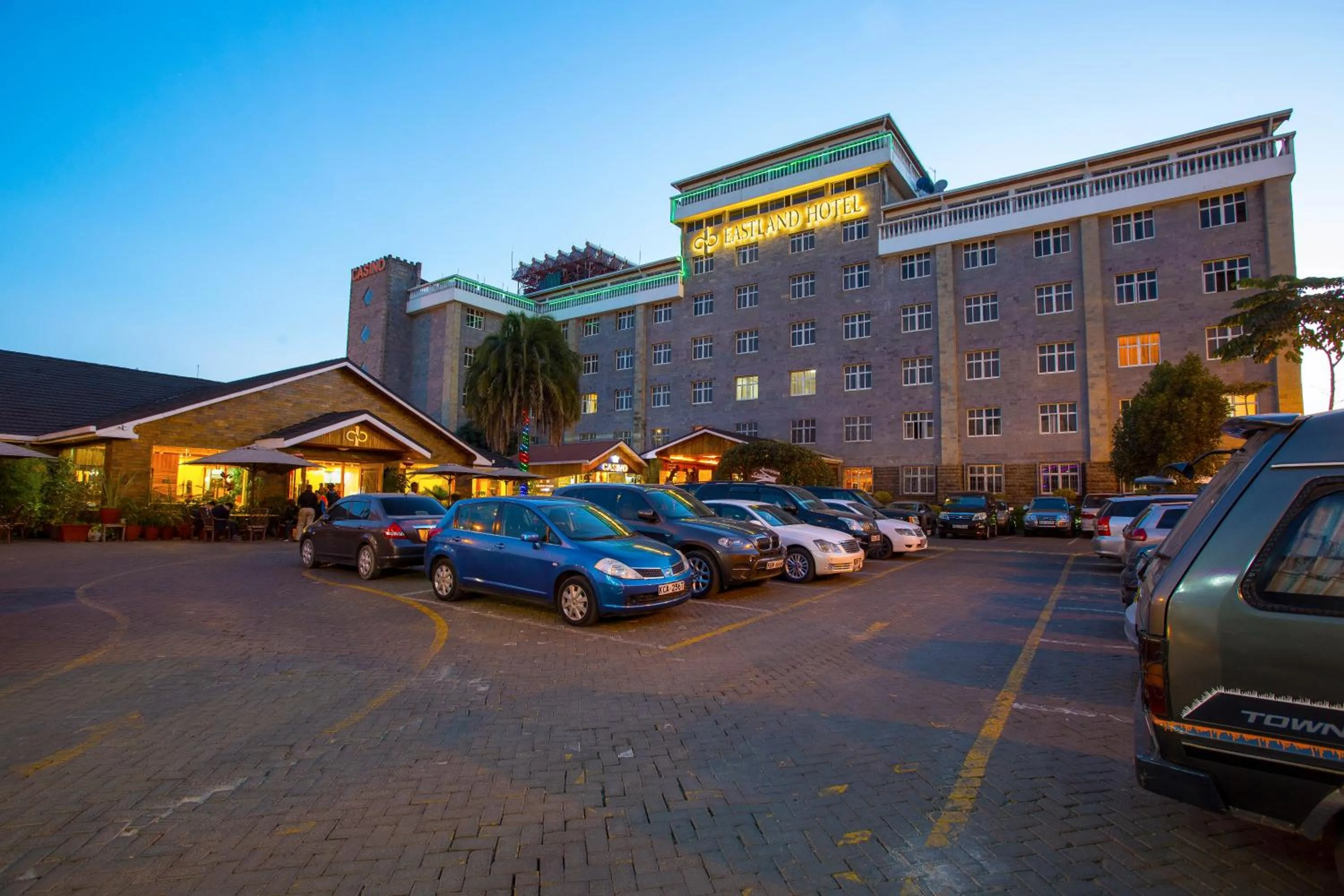 Parking in Eastland Hotel