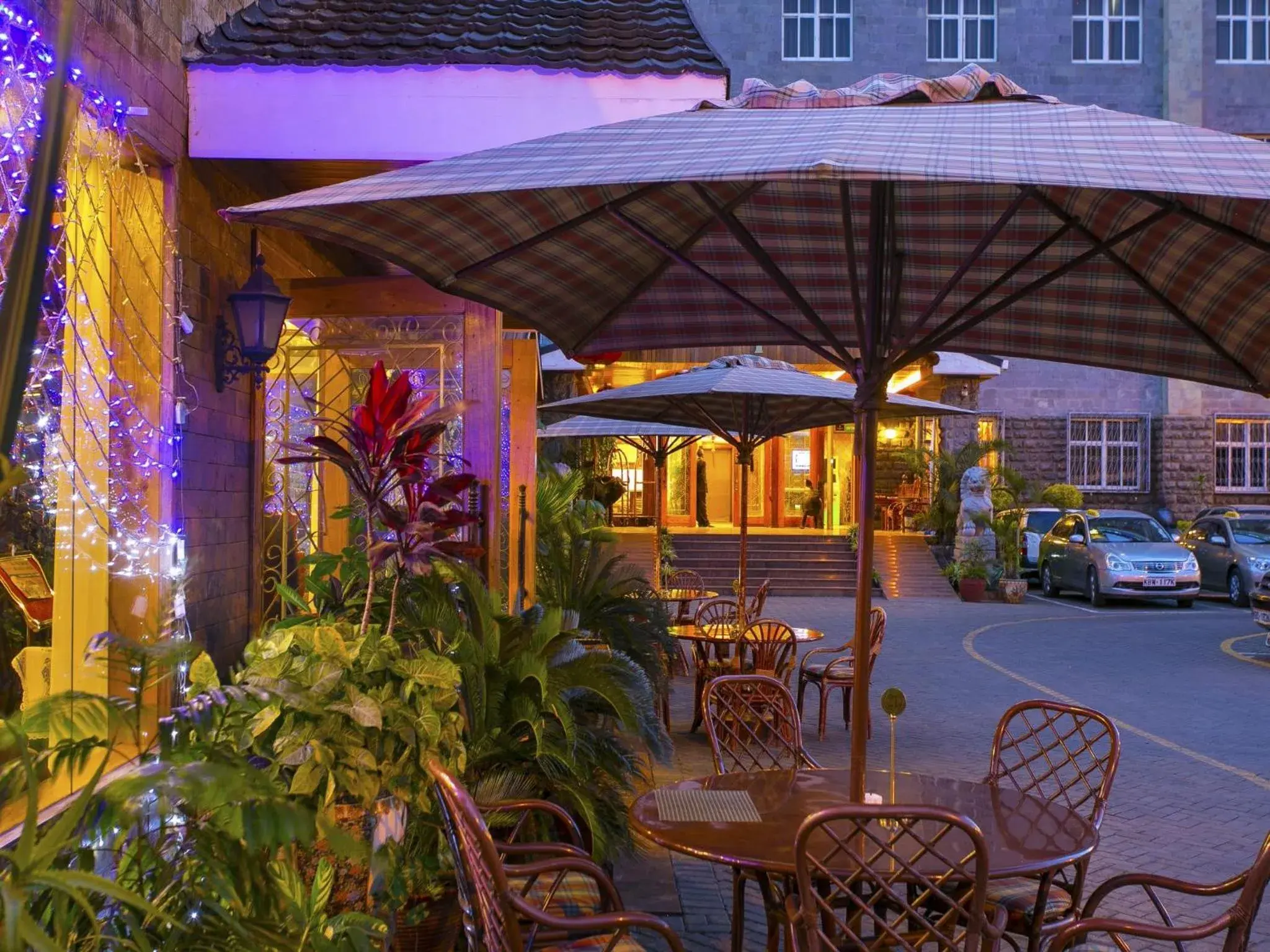 Facade/entrance in Eastland Hotel Facade/entrance in Eastland Hotel