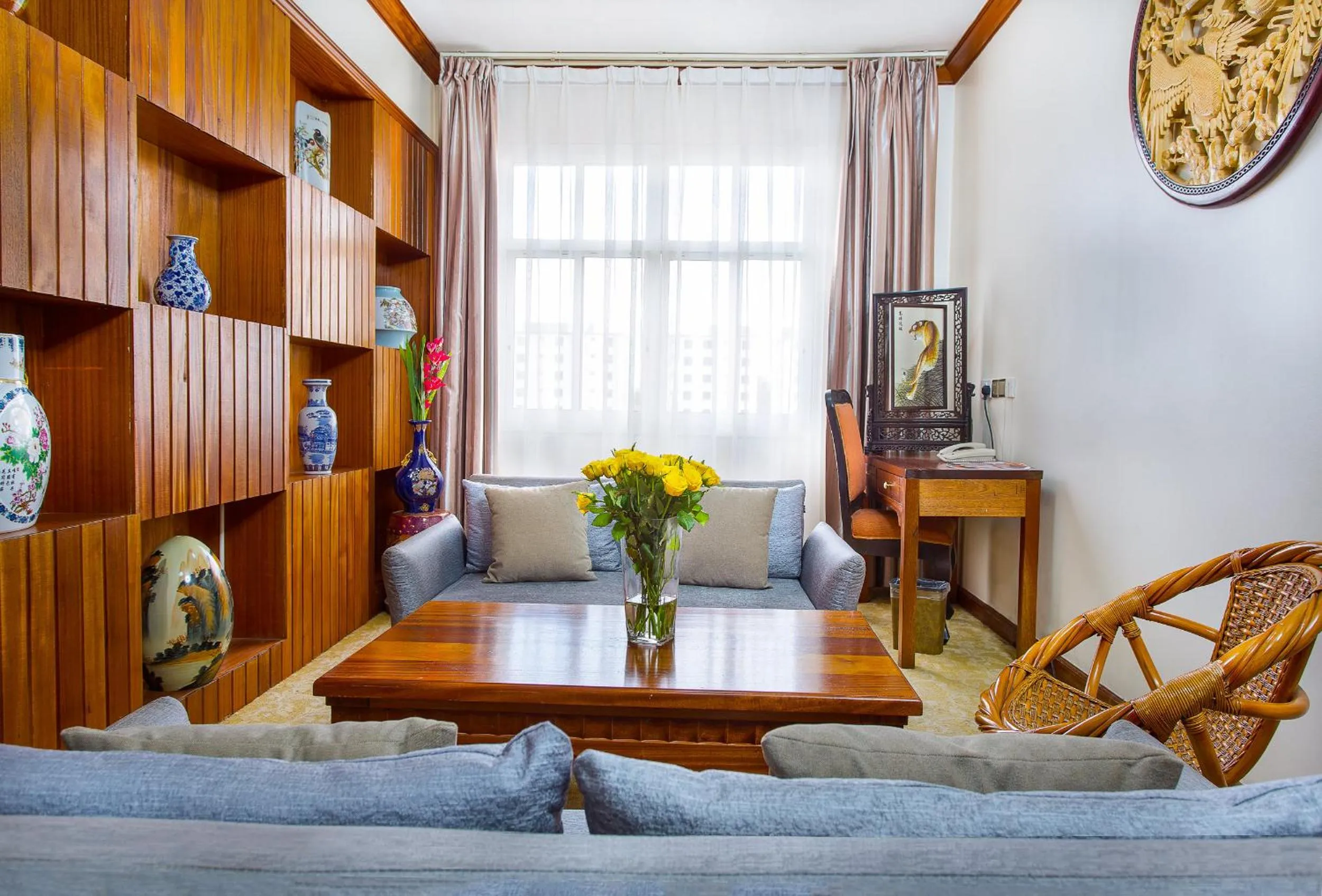 Living room in Eastland Hotel