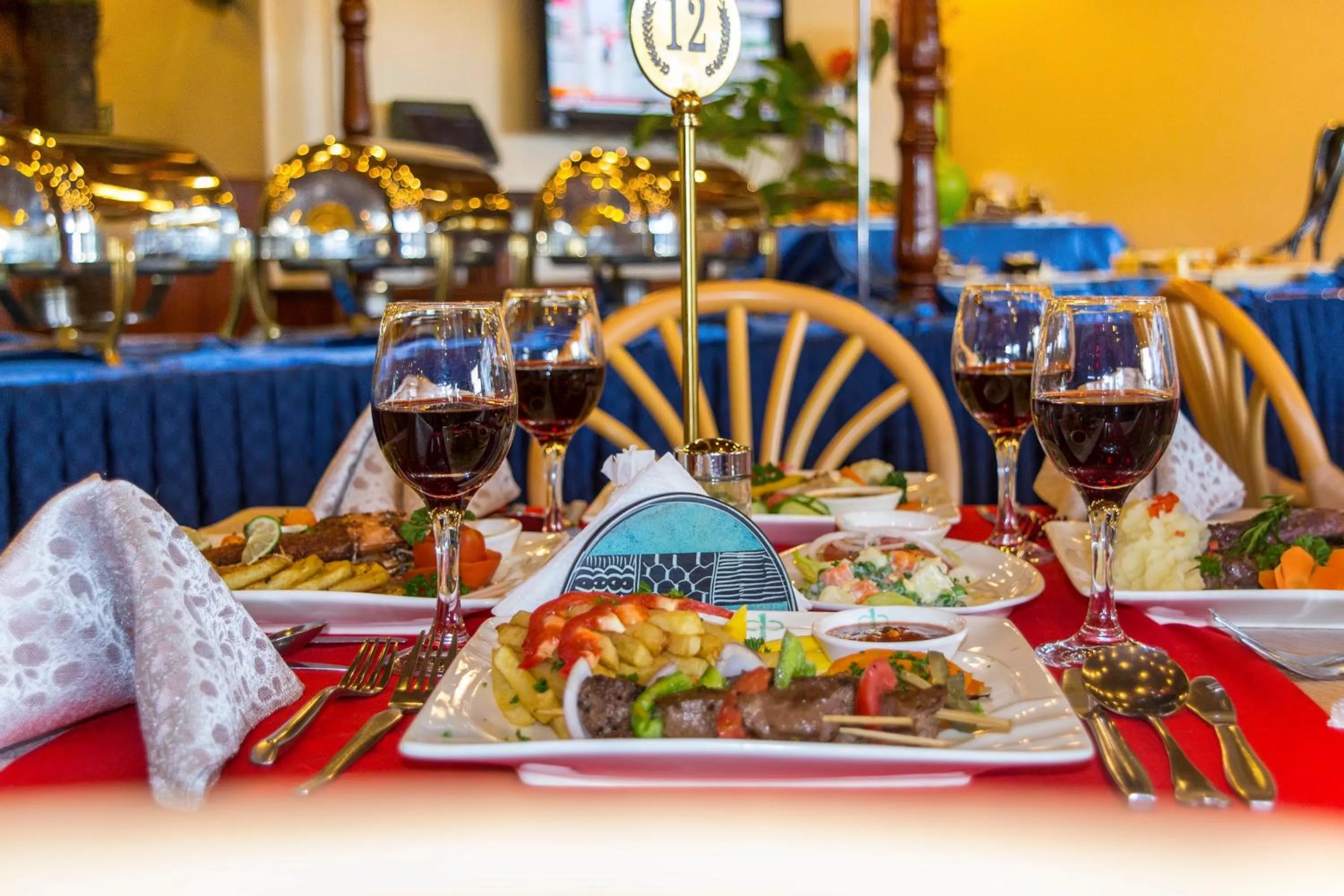 Restaurant/places to eat in Eastland Hotel