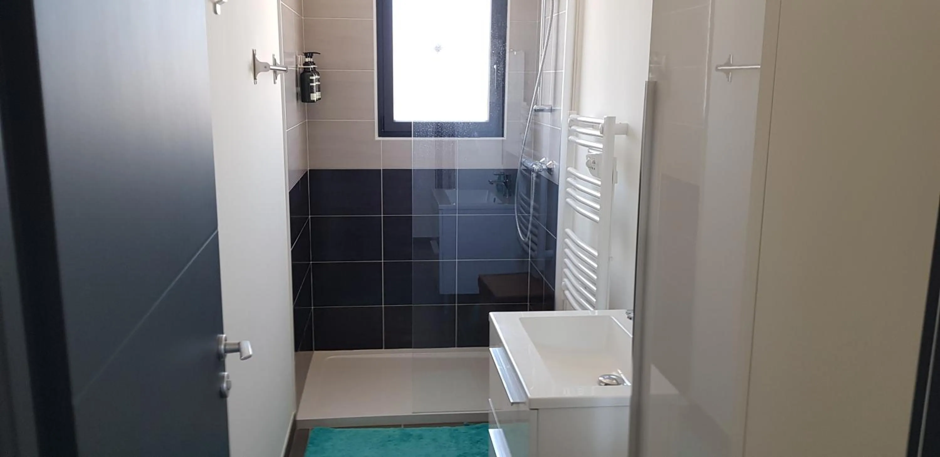 Bathroom in CHAMBRE COSY Adults only