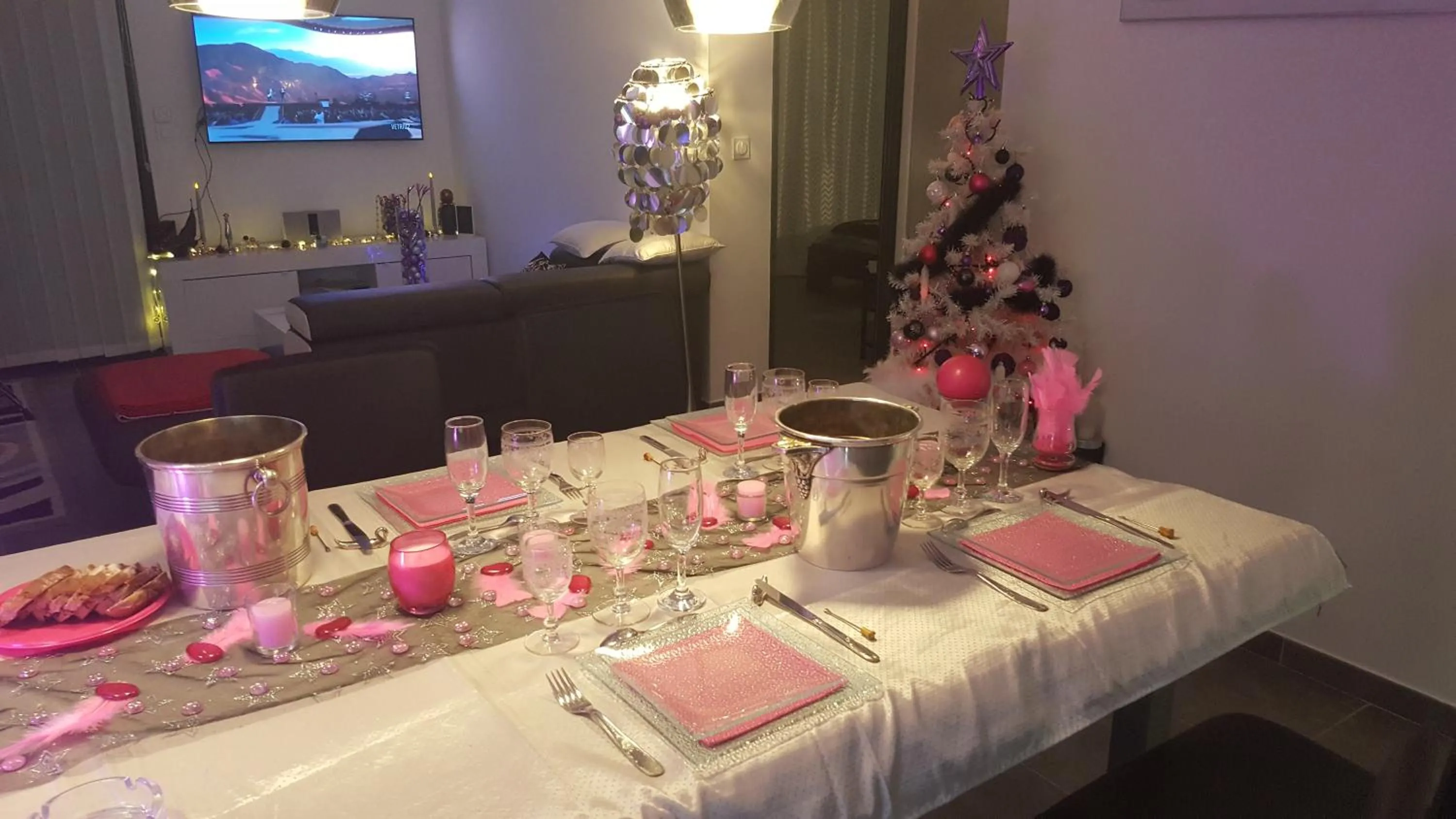 Property building in CHAMBRE COSY Adults only