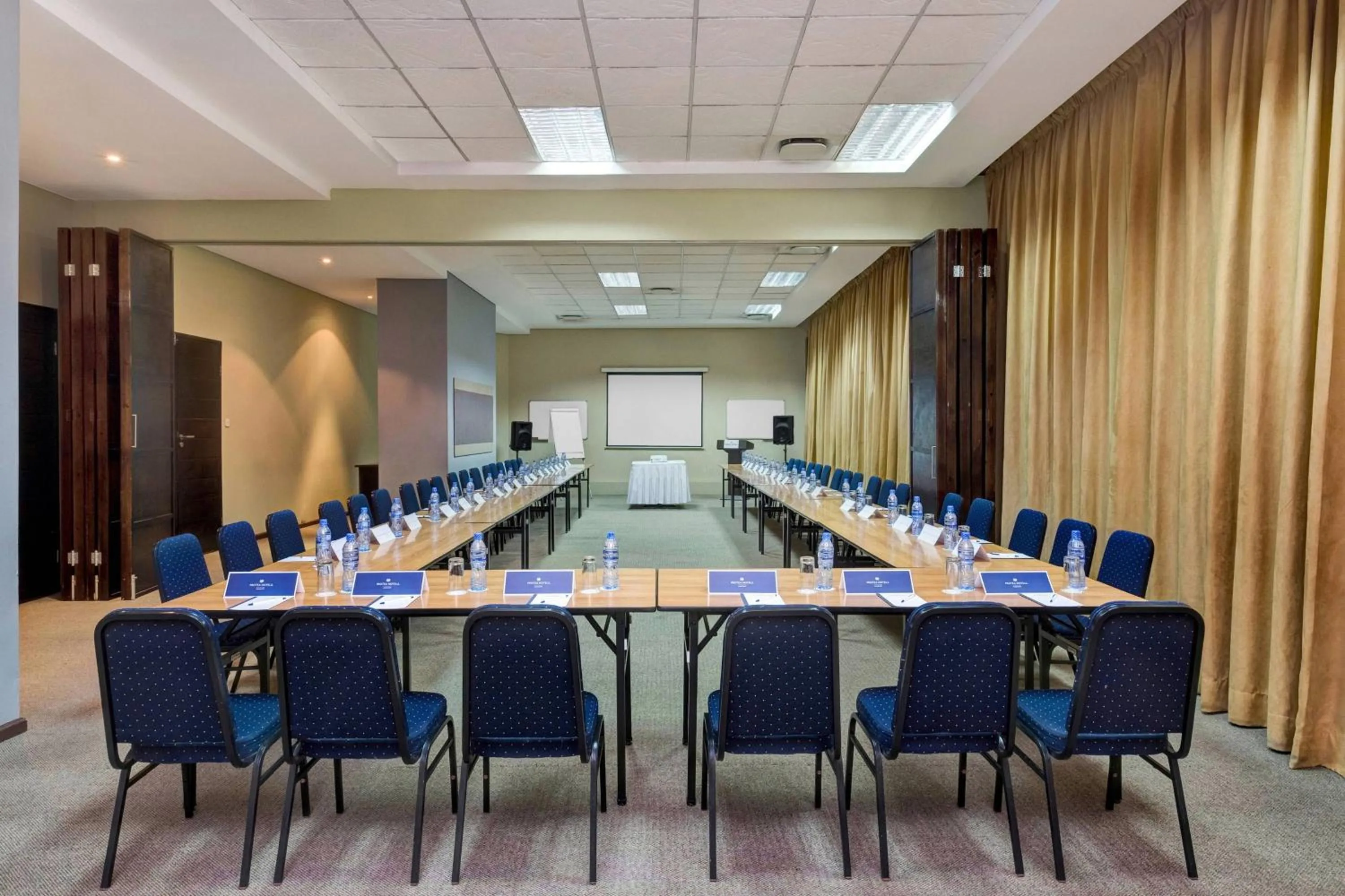 Meeting/conference room in Protea Hotel by Marriott Lusaka Cairo Road