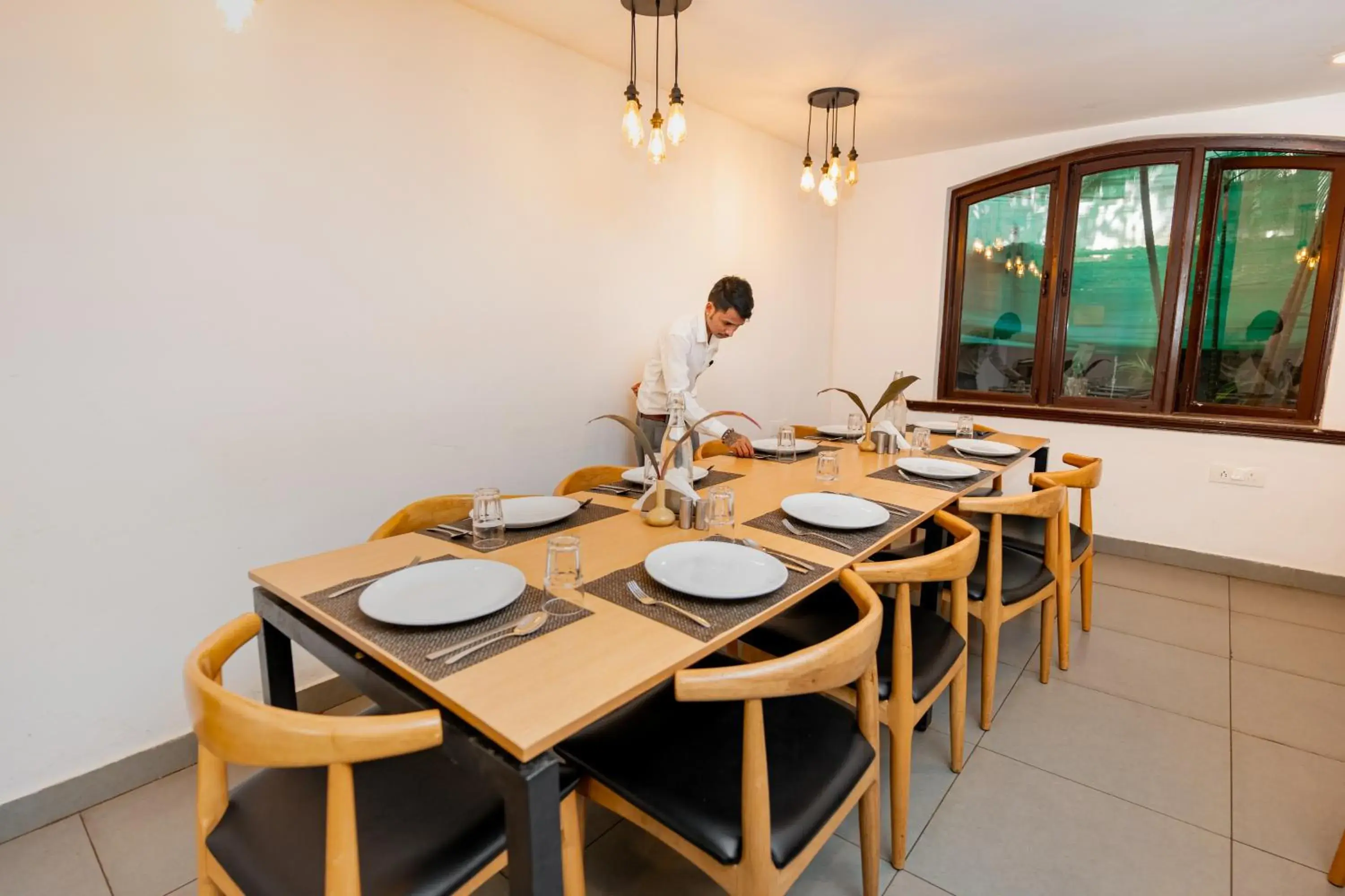 Restaurant/places to eat in Magnum Resorts- Near Candolim Beach, Goa Restaurant/places to eat in Magnum Resorts- Near Candolim Beach, Goa