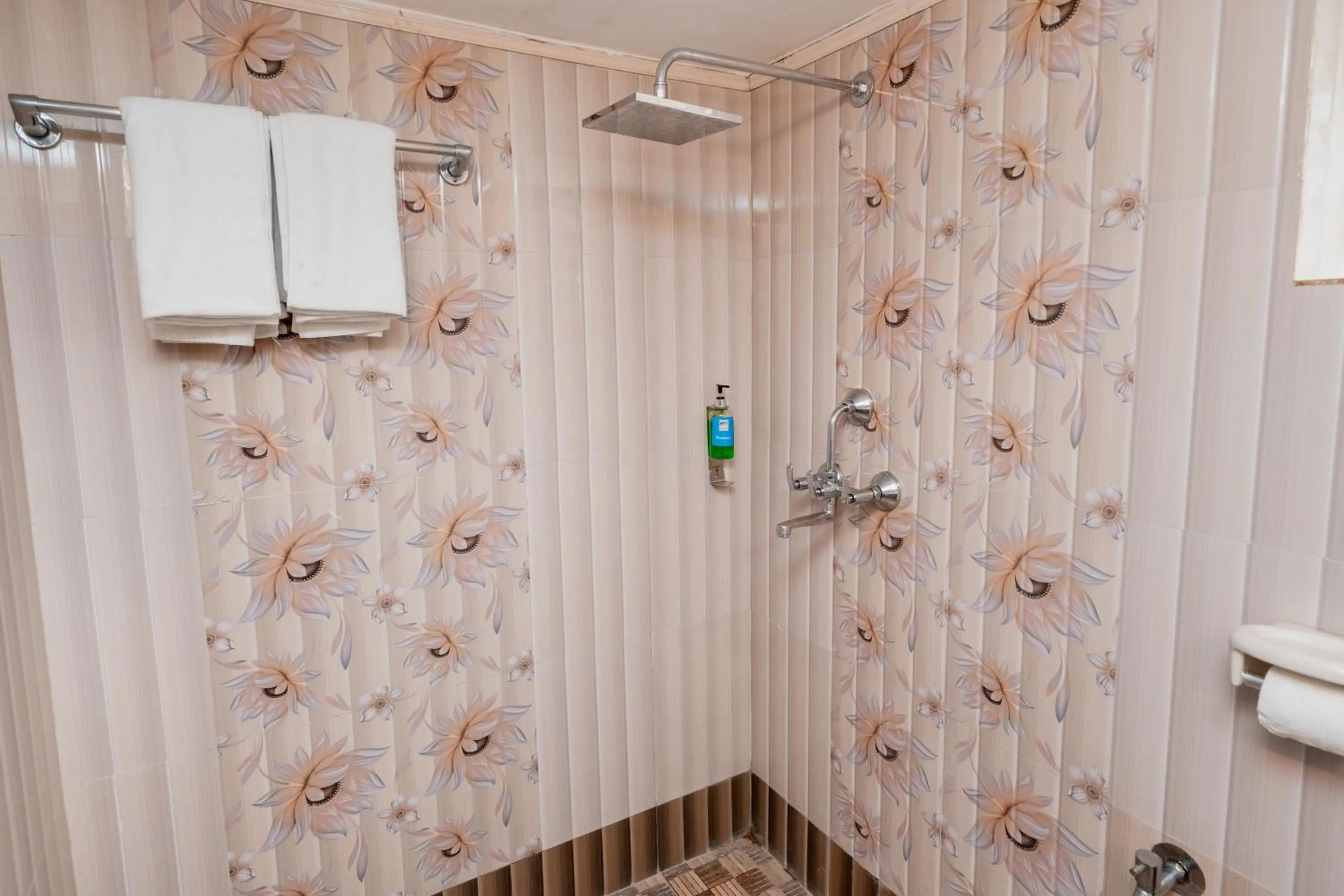 Bathroom in Magnum Resorts- Near Candolim Beach, Goa