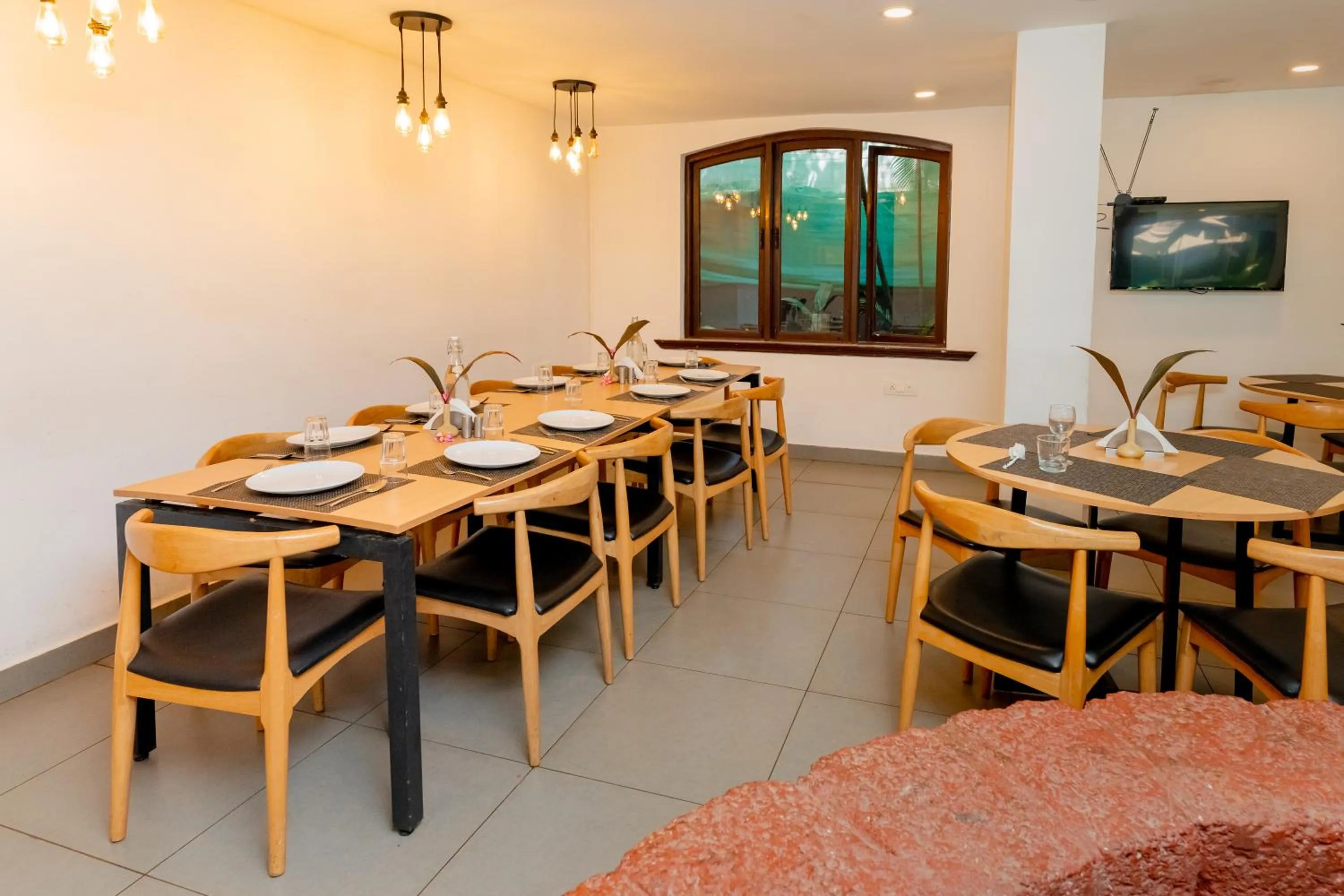 Restaurant/places to eat in Magnum Resorts- Near Candolim Beach, Goa