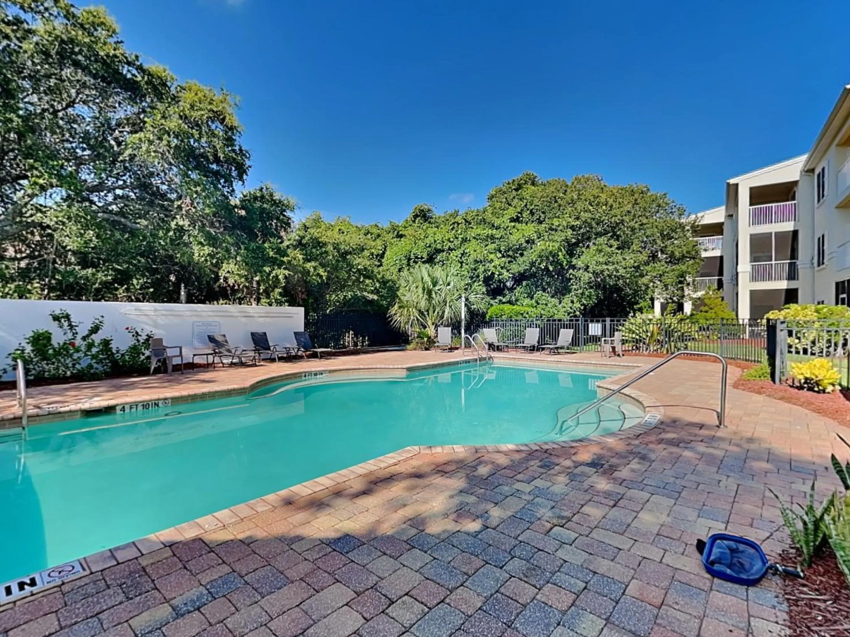 Ocean Reef 305