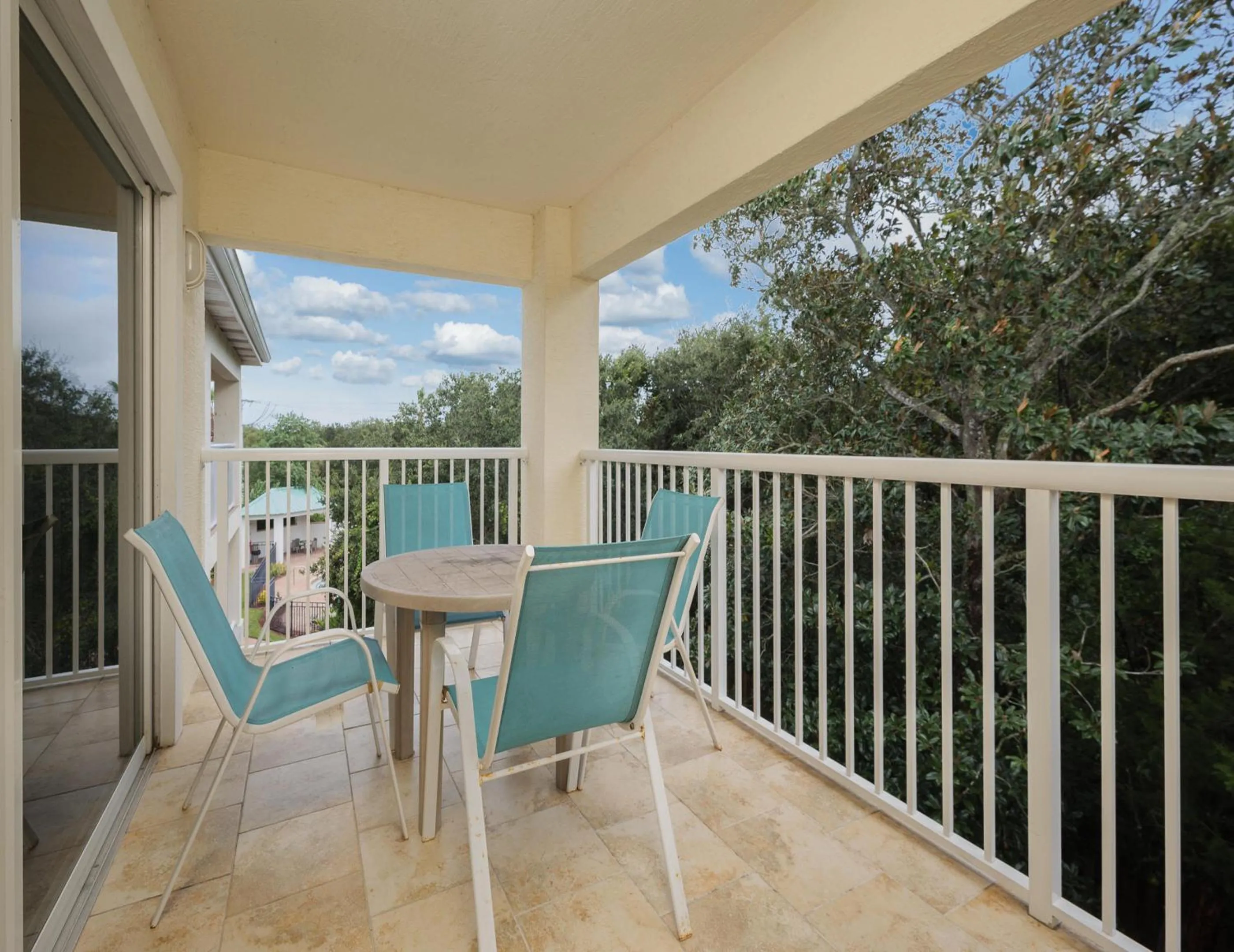Ocean Reef 305