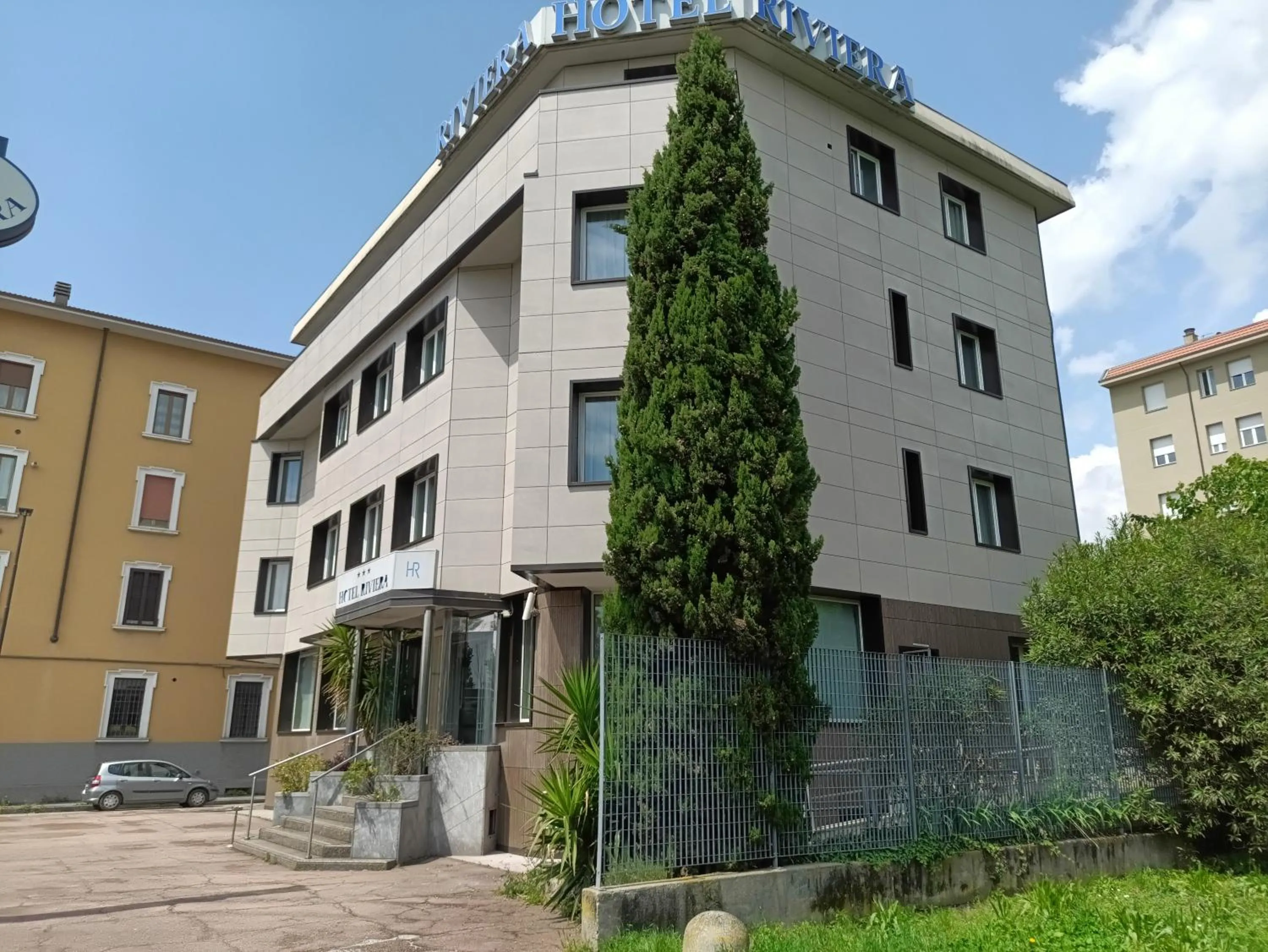 Property building in Hotel Riviera