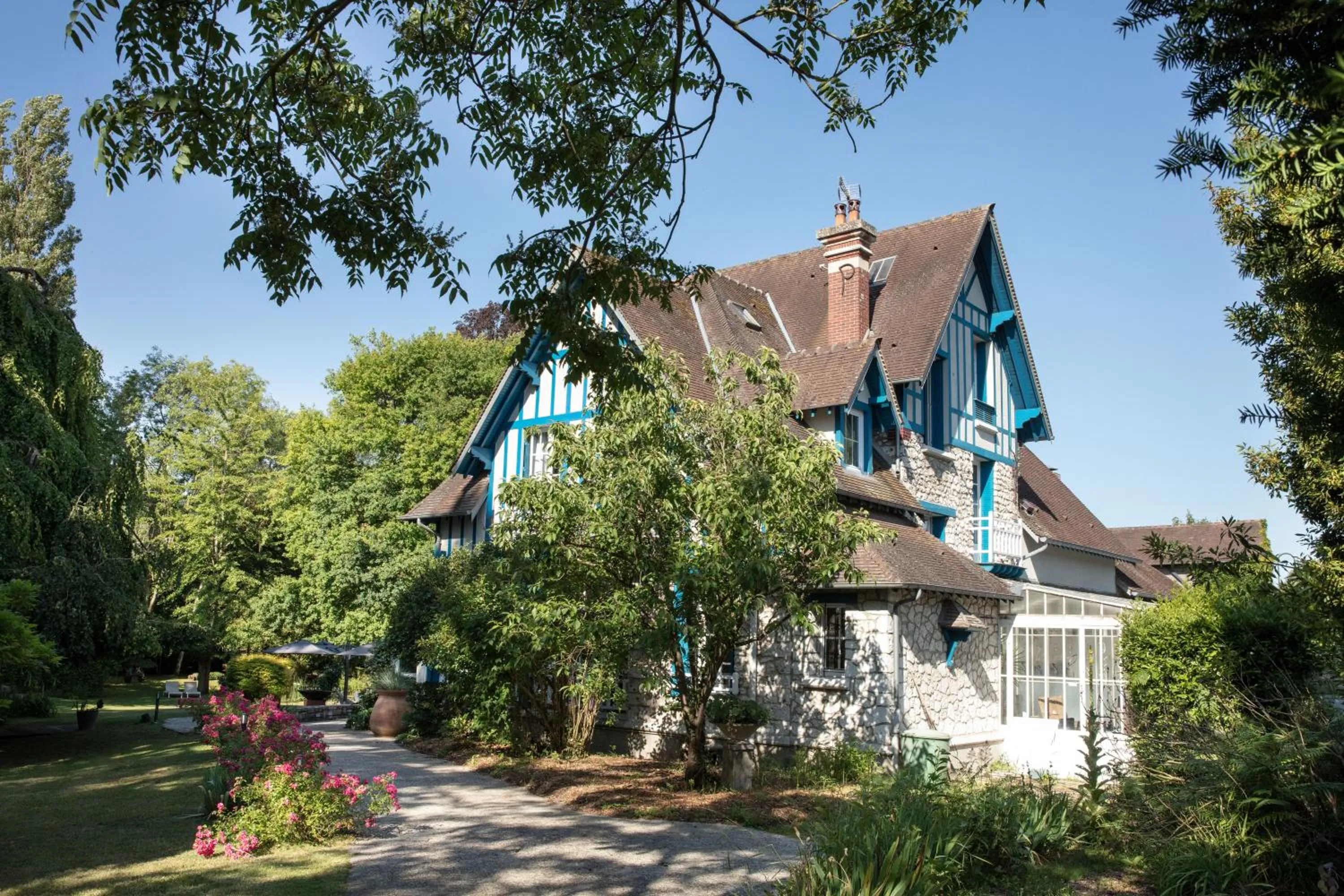 Property building in Le Jardin des Plumes