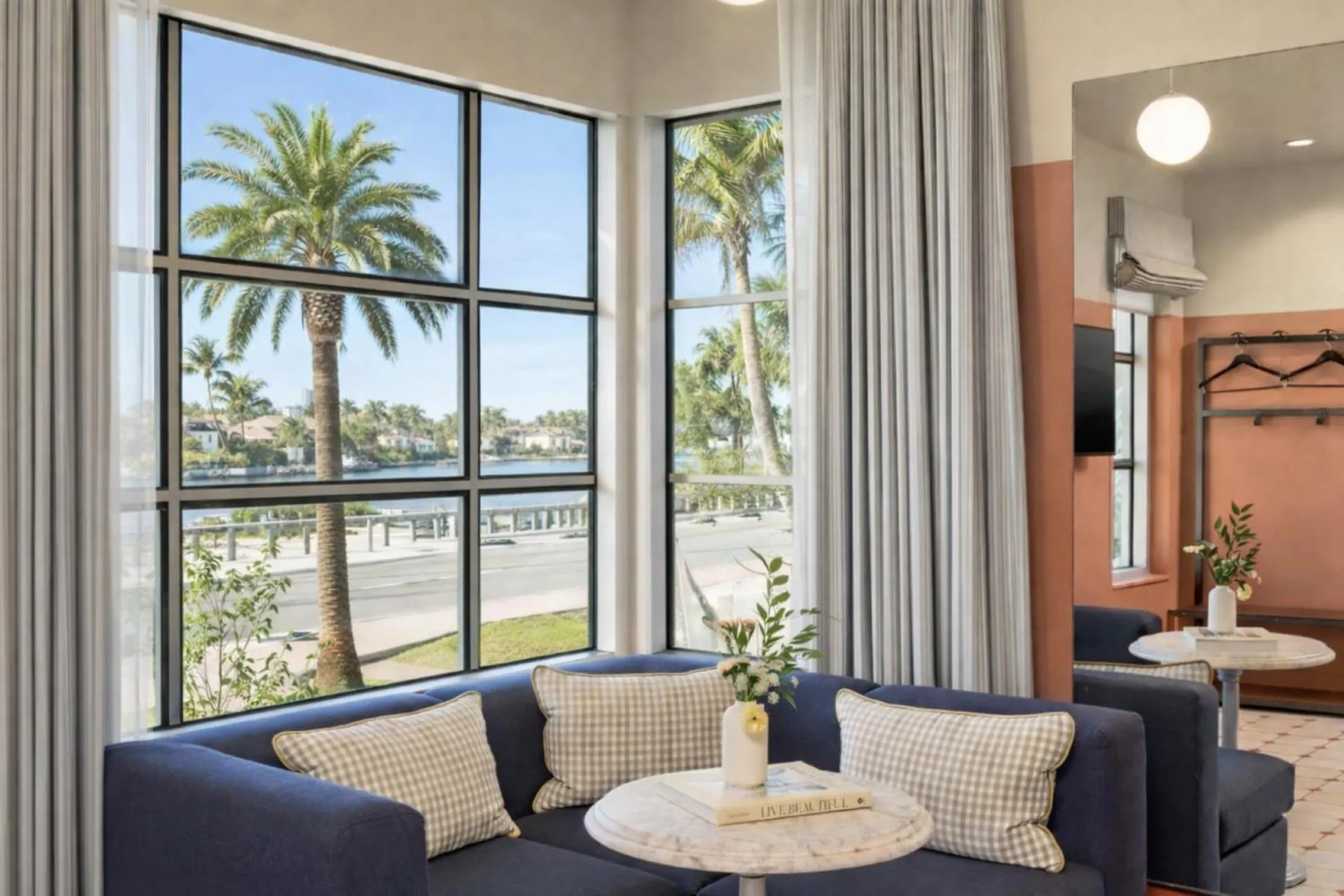 Seating area in Hotel Trouvail Miami Beach