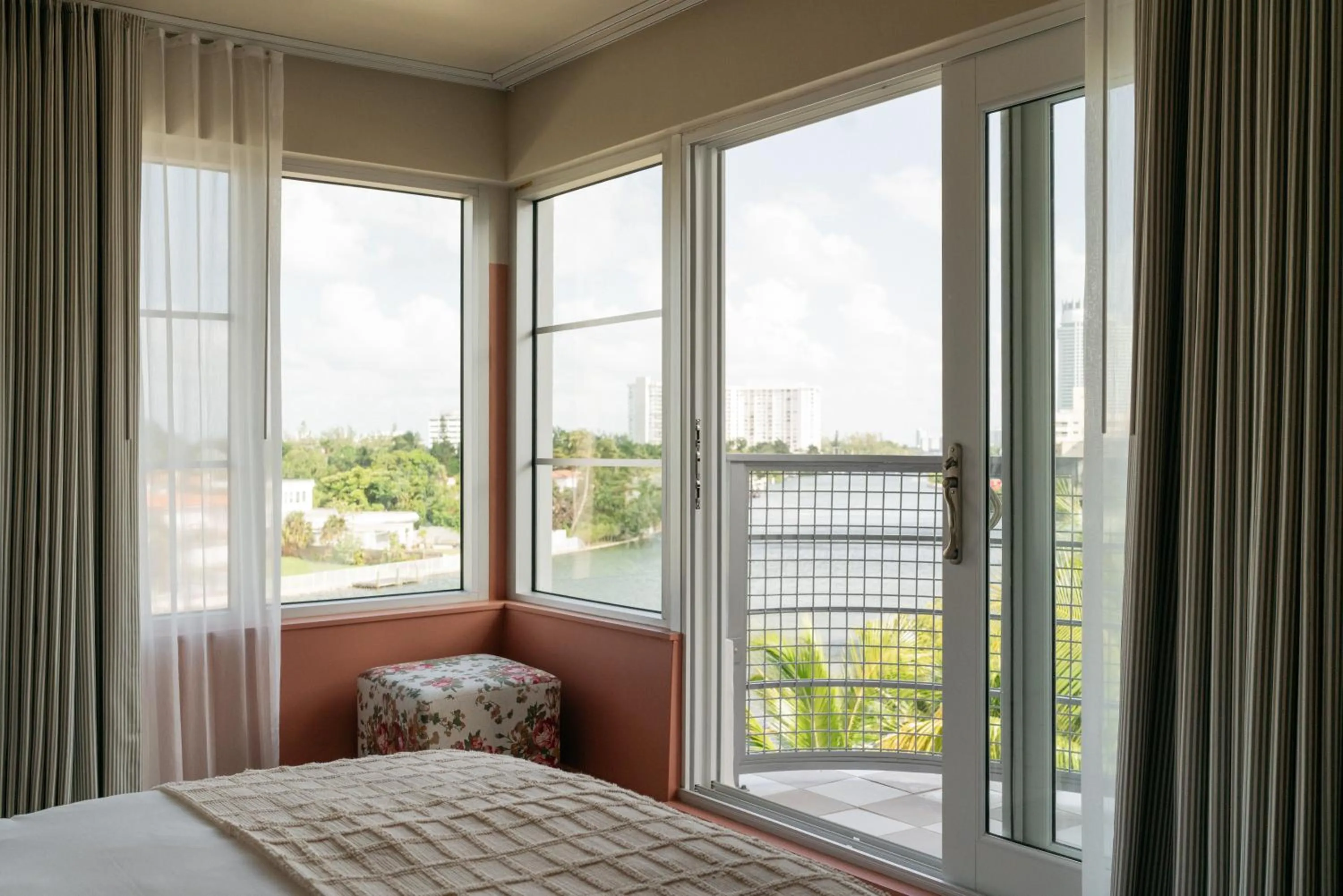 Bed in Hotel Trouvail Miami Beach