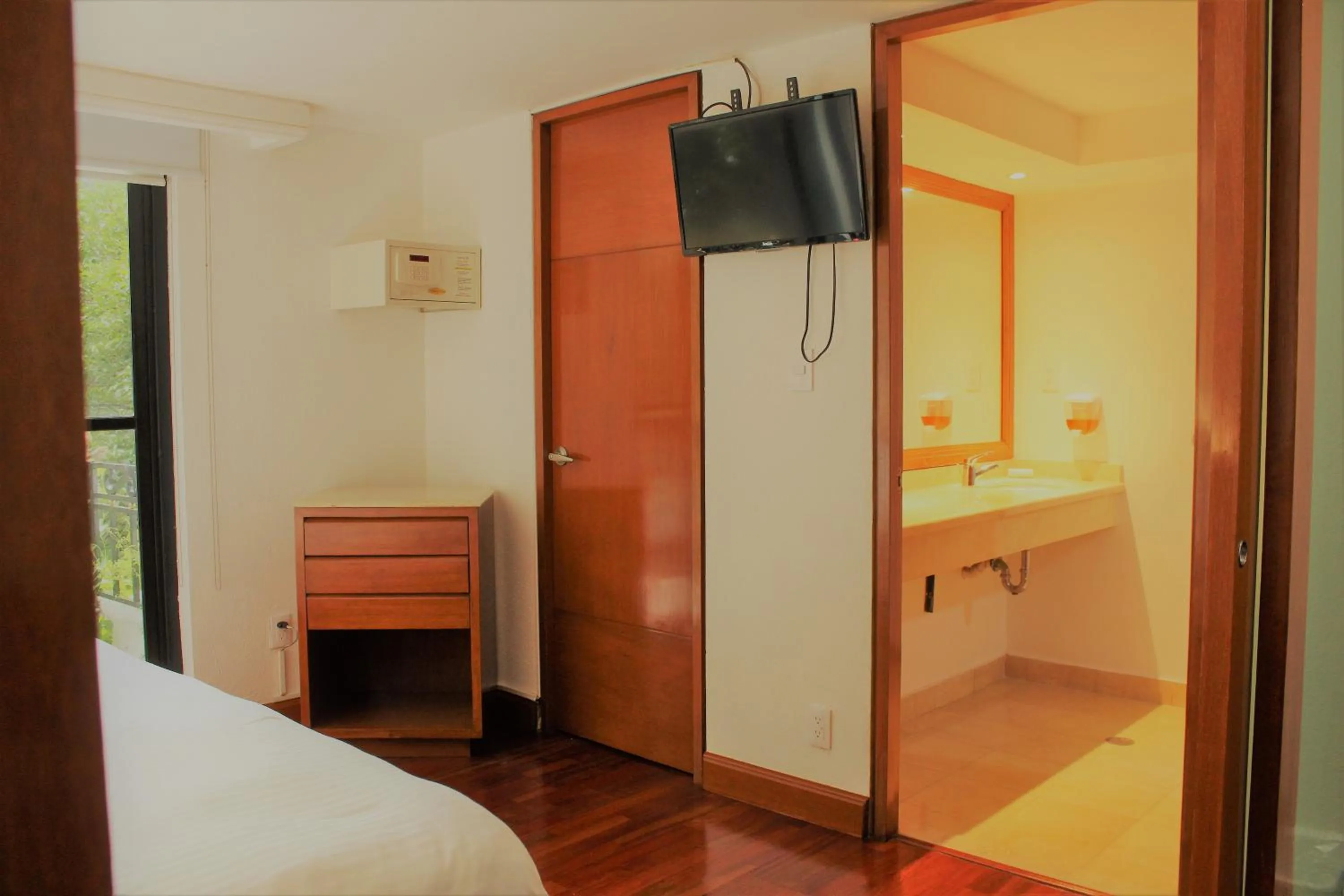 Bedroom, Bed in Condesa Suites