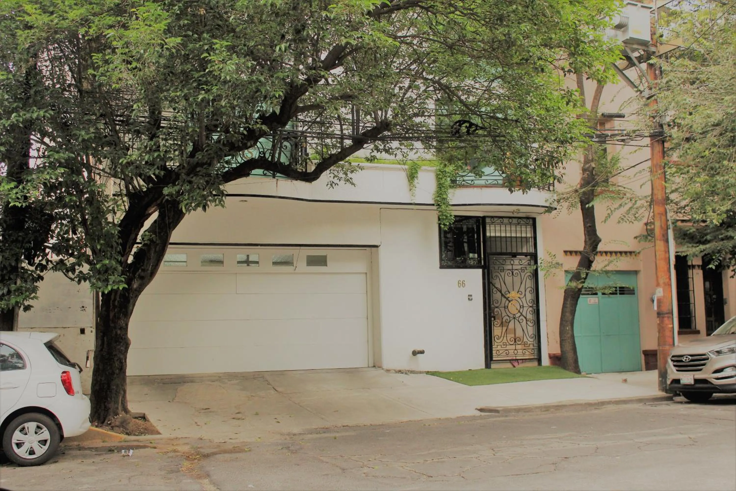 Property building in Condesa Suites