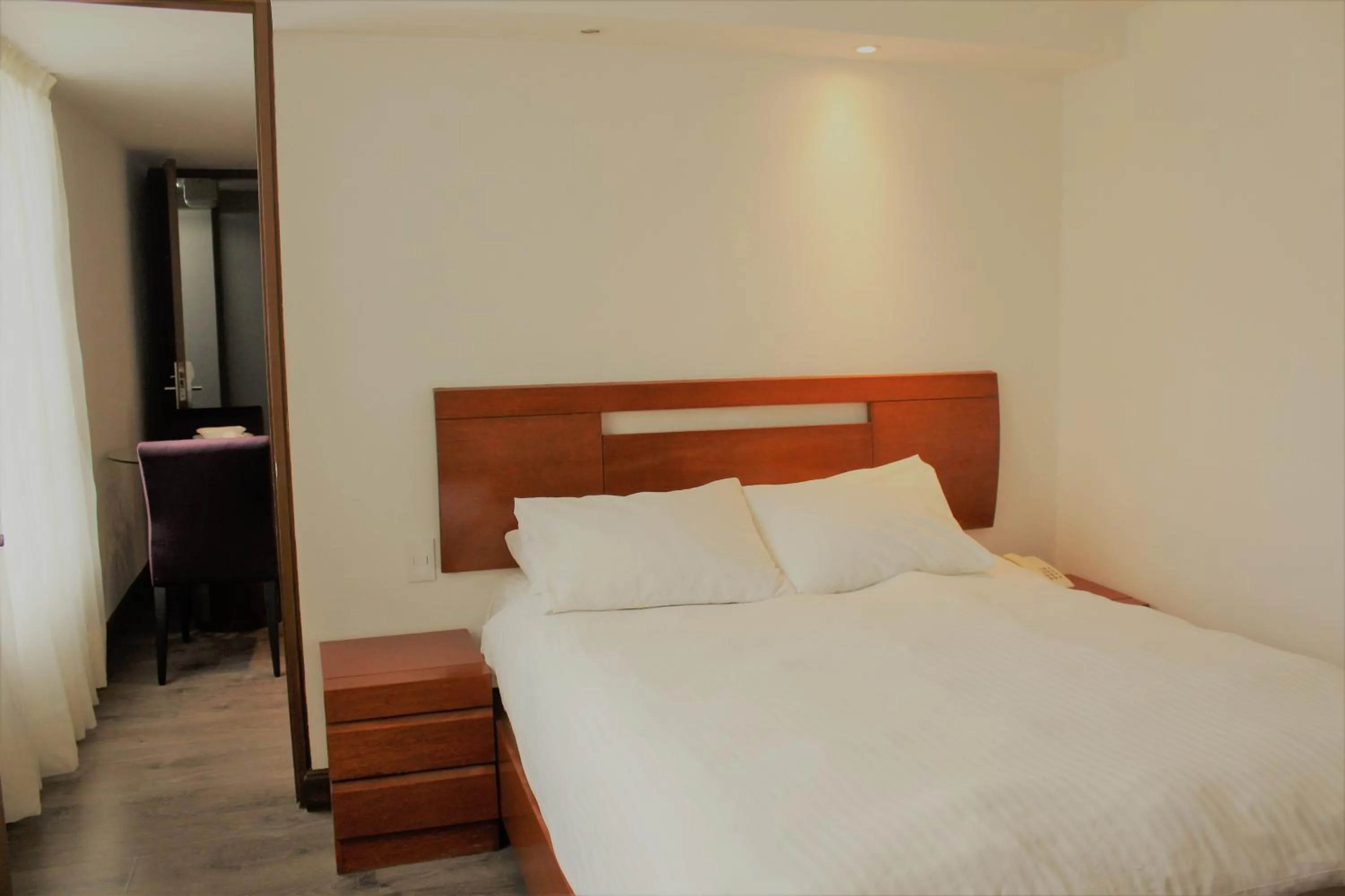 Bedroom, Bed in Condesa Suites